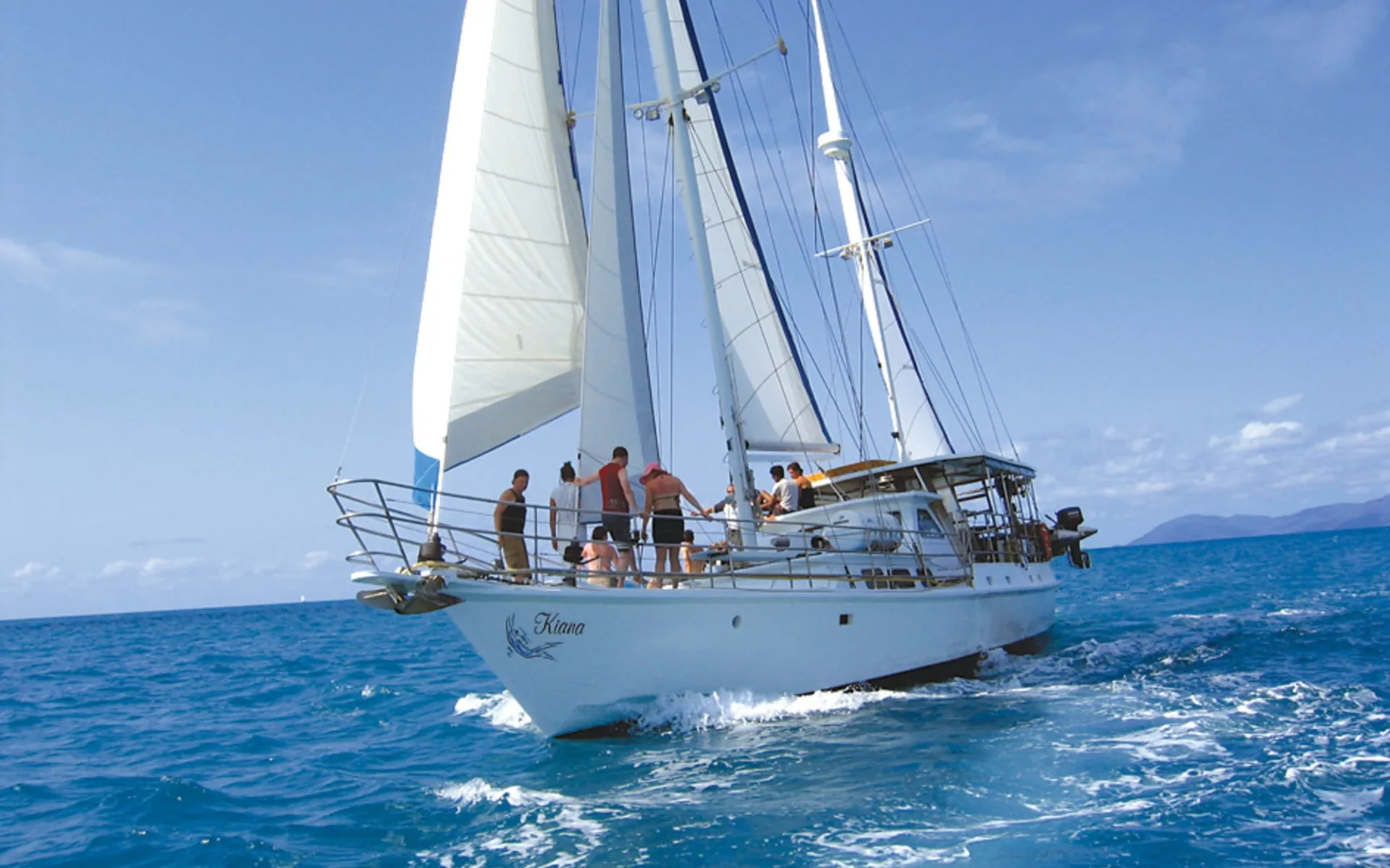 Idyllic Whitsunday Island Sailing Adventure ab Airlie Beach: Australia - Queensland - Whitsundays - Kiana Exterior Idyllic Whitsunday Island Sailing Adventure ab Airlie Beach: Australia - Queensland - Whitsundays - Kiana Exterior