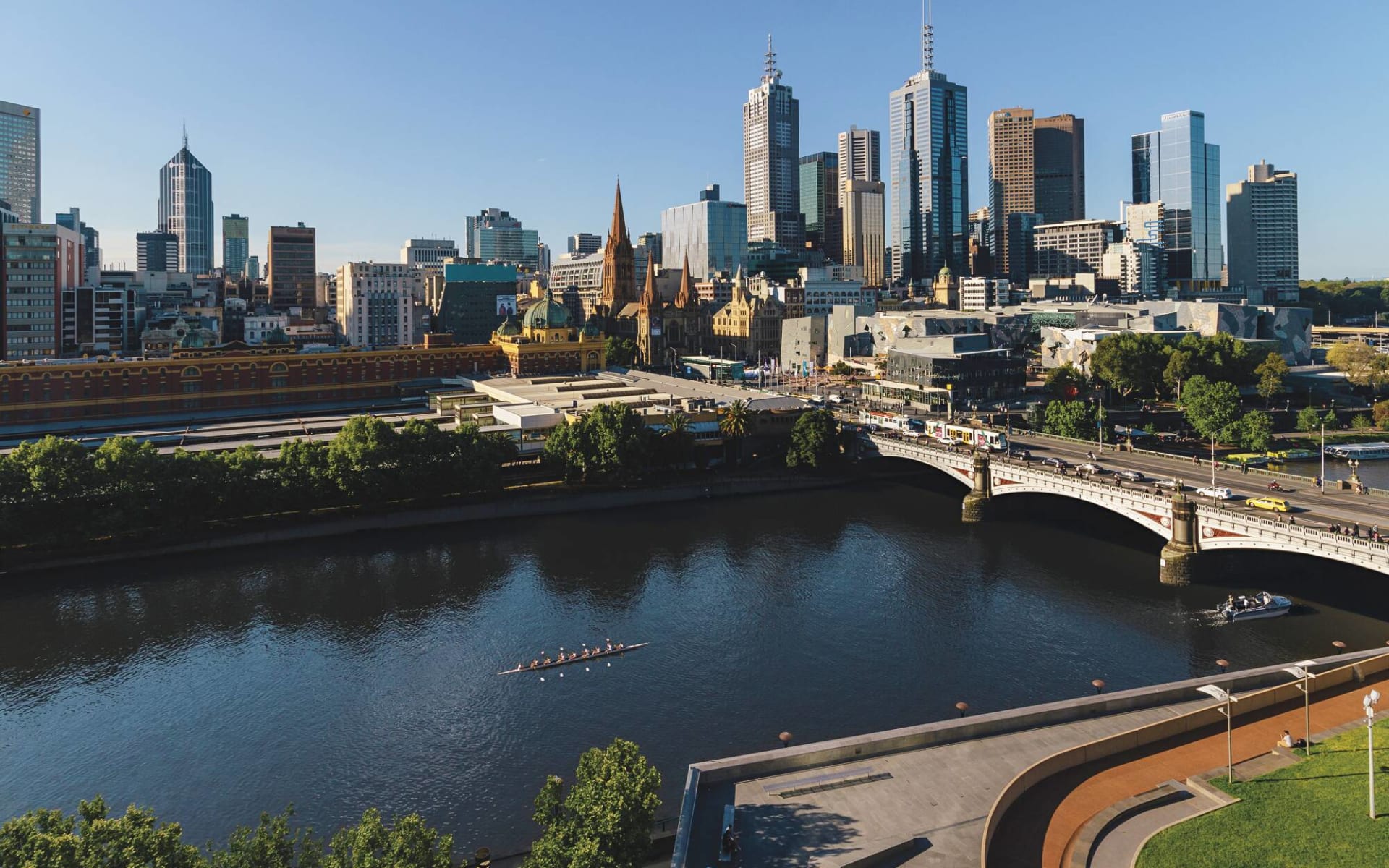 Südaustralische Impressionen ab Melbourne: Australia - Victoria - Melbourne - Skyline und Bahnhof Südaustralische Impressionen ab Melbourne: Australia - Victoria - Melbourne - Skyline und Bahnhof