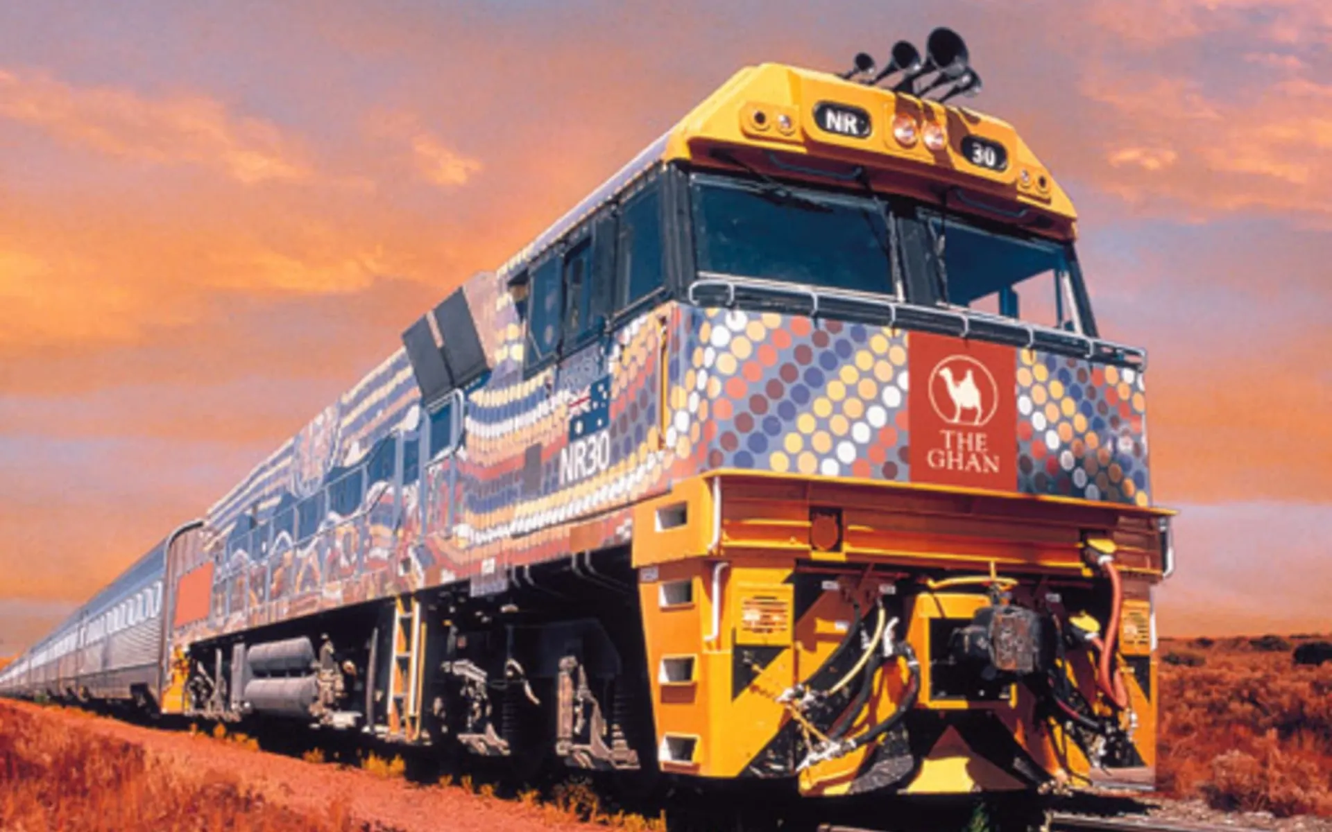 The Ghan von Alice Springs bis Adelaide: Australien - Bahnreisen - The Ghan Lokomotive farbig The Ghan von Alice Springs bis Adelaide: Australien - Bahnreisen - The Ghan Lokomotive farbig
