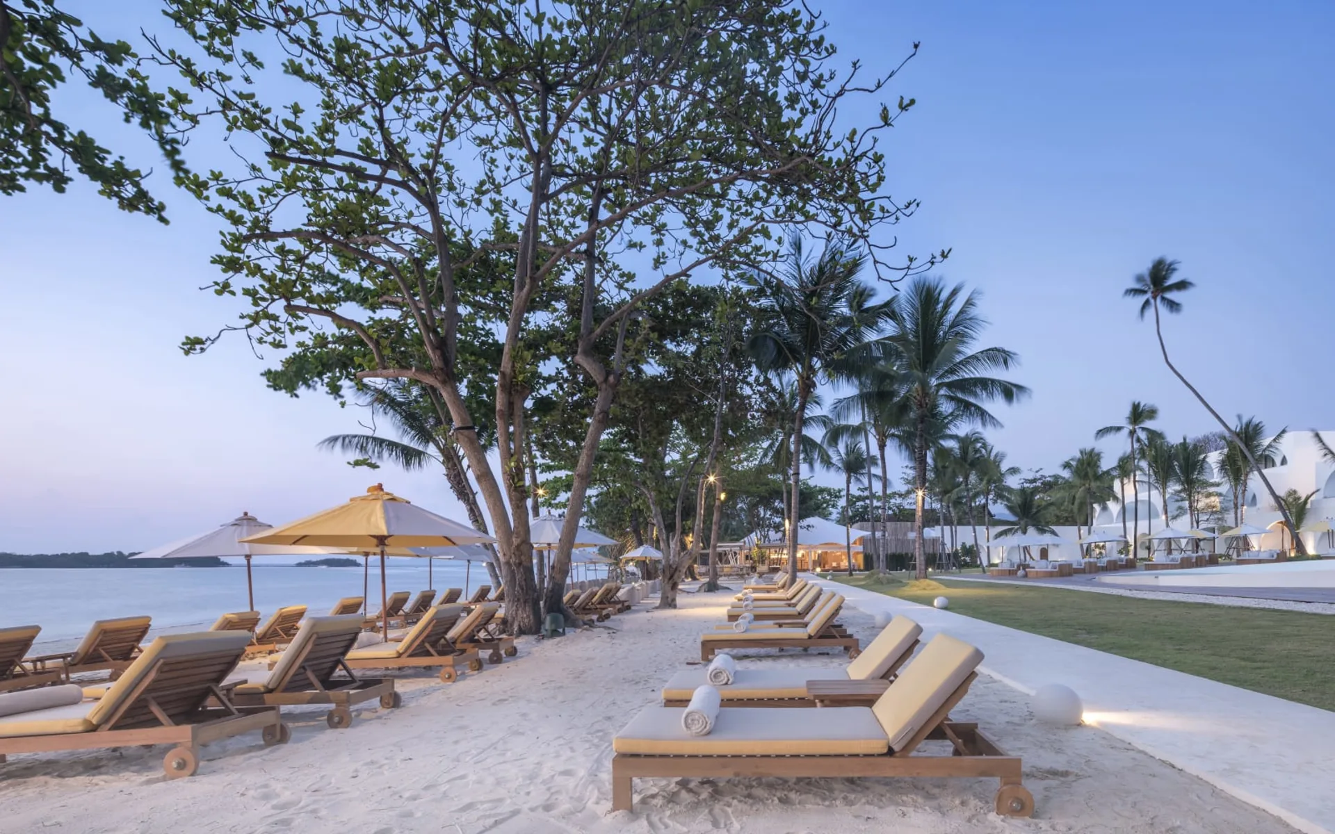 SALA Samui Chaweng Beach Resort in Ko Samui:  Beach