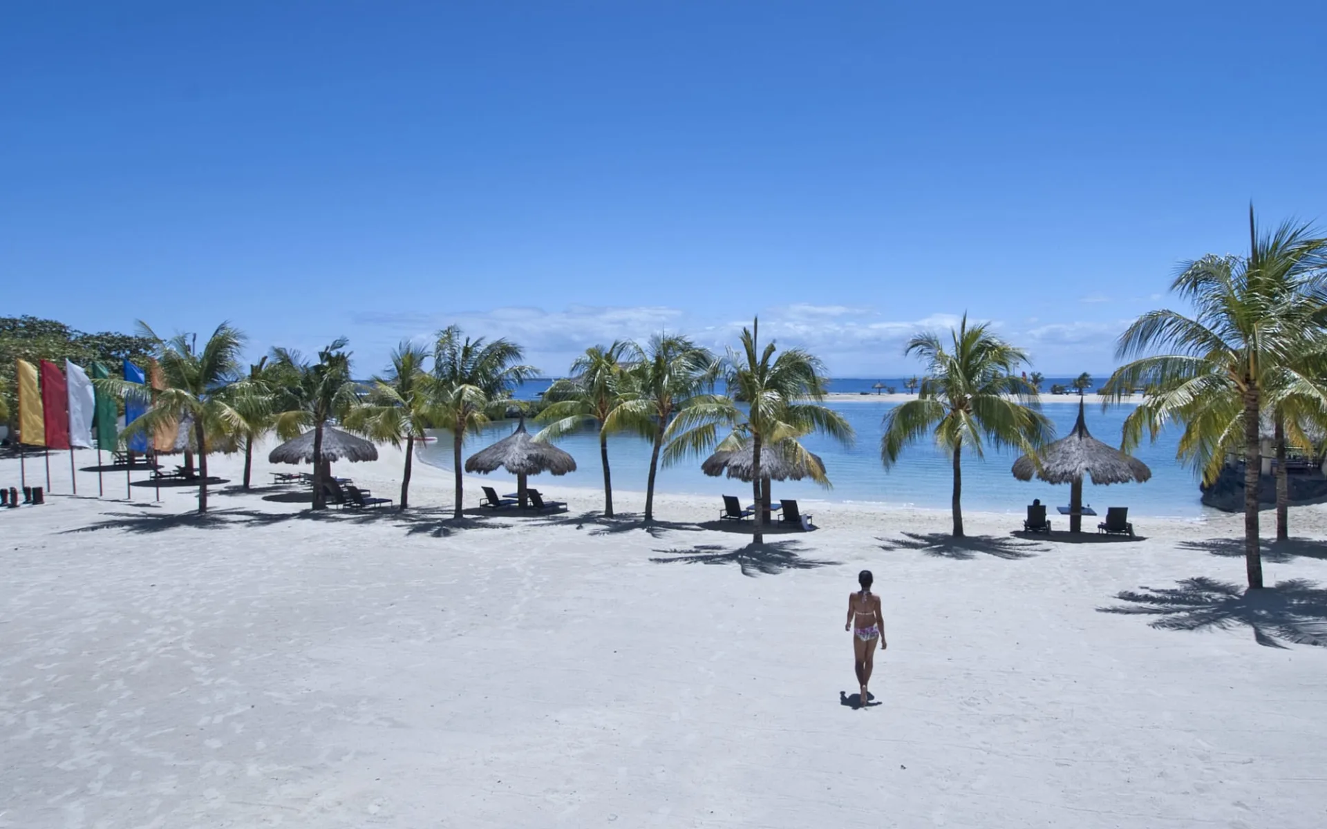 Bluewater Maribago Beach Resort in Cebu: Beachfront Bluewater Maribago Beach Resort in Cebu: Beachfront
