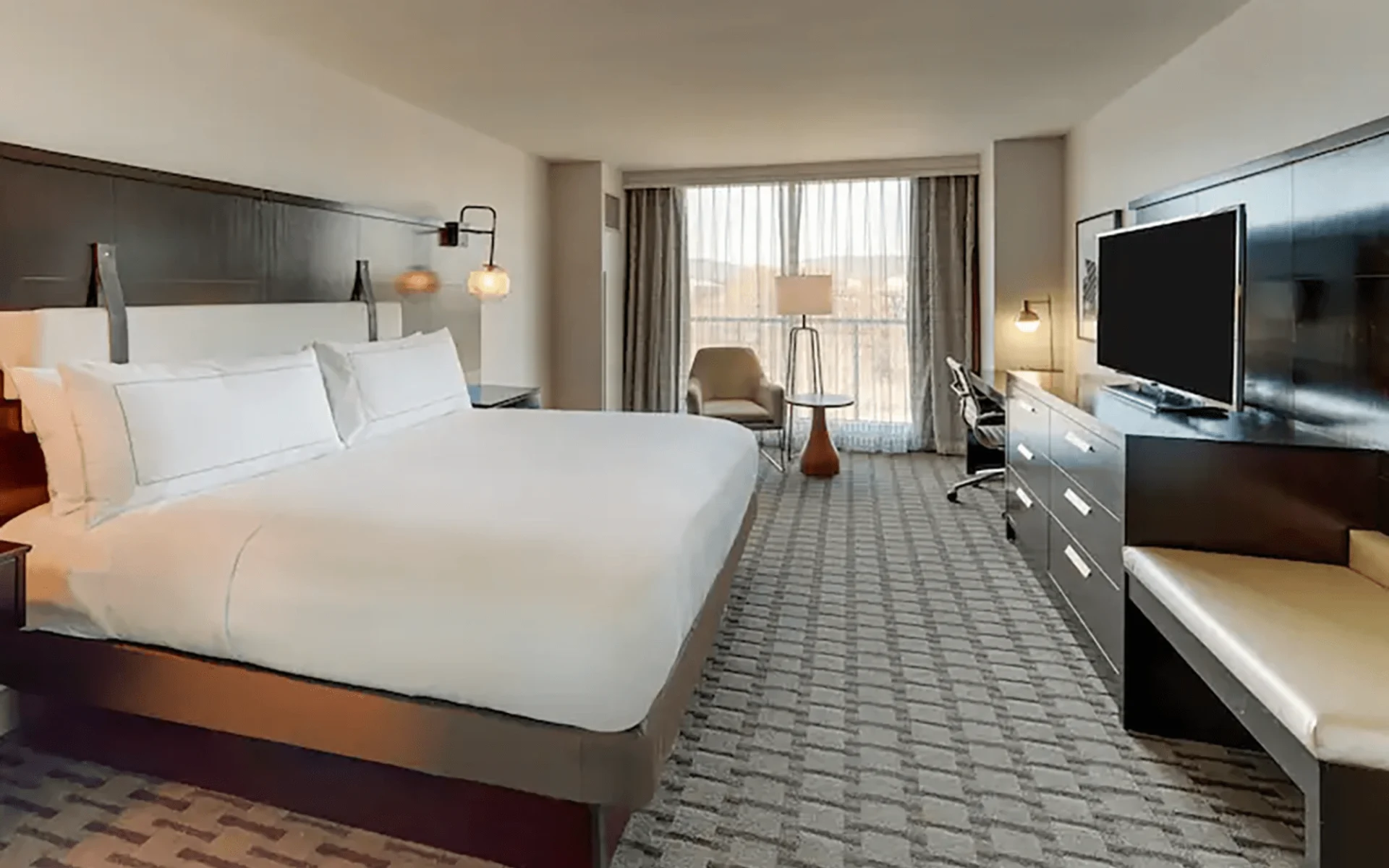 The Chattanoogan Hotel: Chattanoogan_standard-king-room-huge The Chattanoogan Hotel: Chattanoogan_standard-king-room-huge
