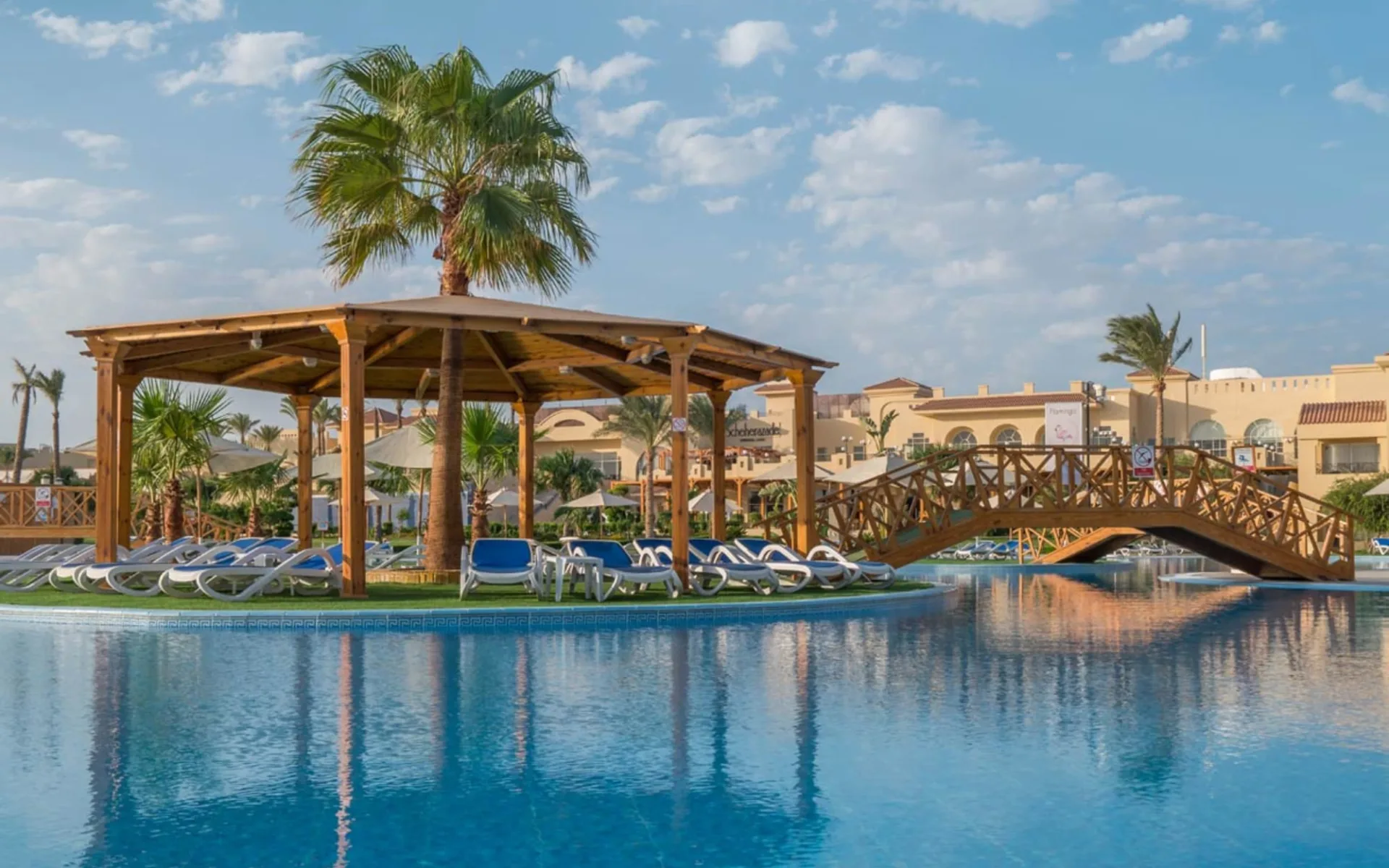 Badeferien im Cleopatra Luxury Resort ab Hurghada: Cleopatra Luxury Resort168470_Exterior-15 Badeferien im Cleopatra Luxury Resort ab Hurghada: Cleopatra Luxury Resort168470_Exterior-15