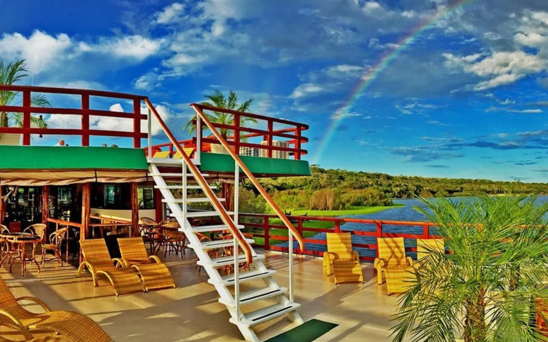 Flussfahrt Amazon Clipper Cruises / Amazonas River + Rio Negro ab Manaus: Clipper Deck mit Regenbogen