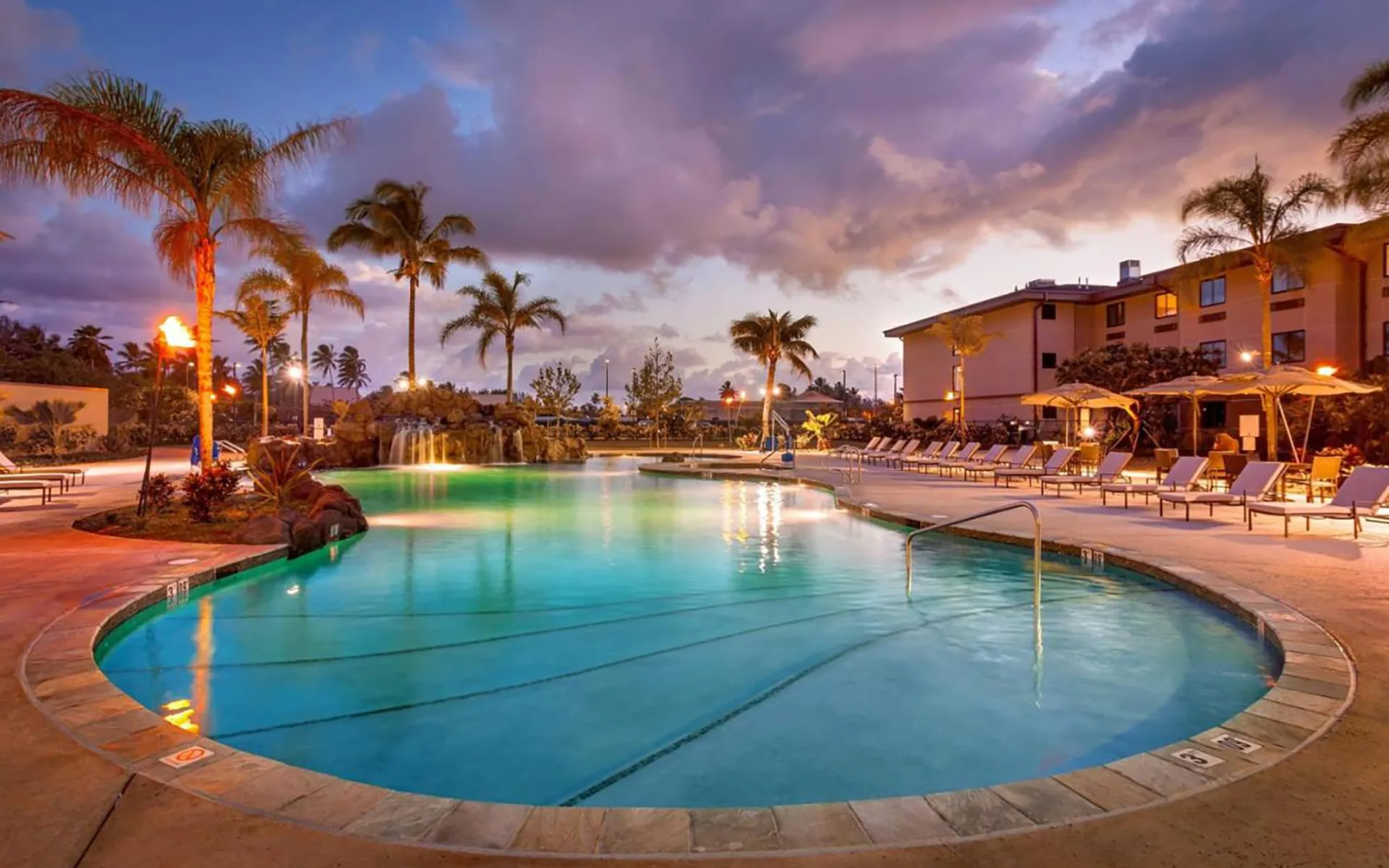Courtyard Oahu North Shore in Honolulu: courtyardoutside2l Courtyard Oahu North Shore in Honolulu: courtyardoutside2l