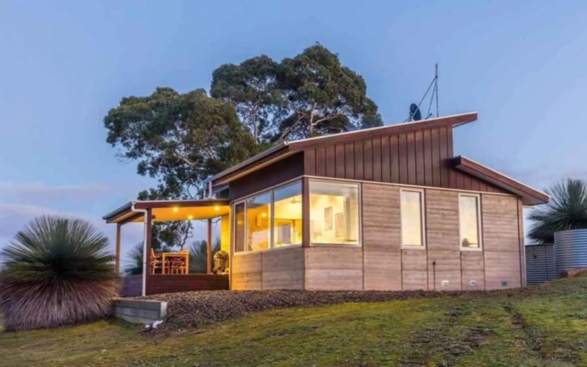 Ecopia Retreat in Kangaroo I.- Parndana: Ecopia Retreat-Kangaroo Island-Villa-768x436
