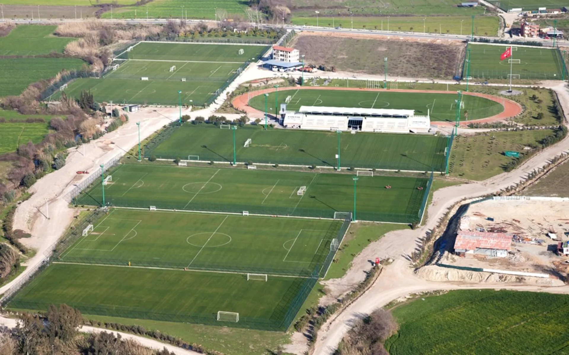 Side - Hotel The Sense De Luxe: Emirhan Soccer Side - Hotel The Sense De Luxe: Emirhan Soccer