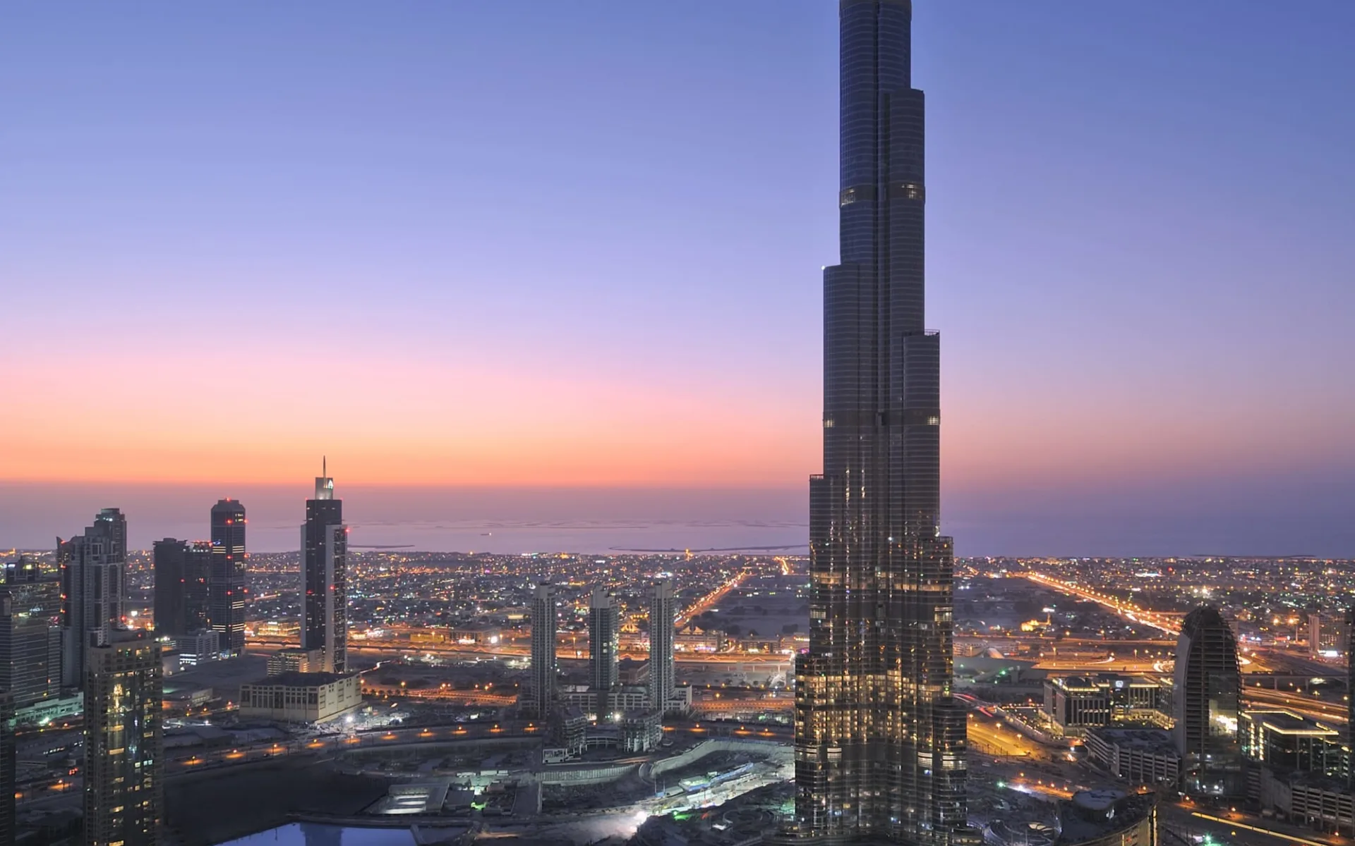 Armani Hotel Dubai: exterior: Armani Hotel Dubai: exterior: