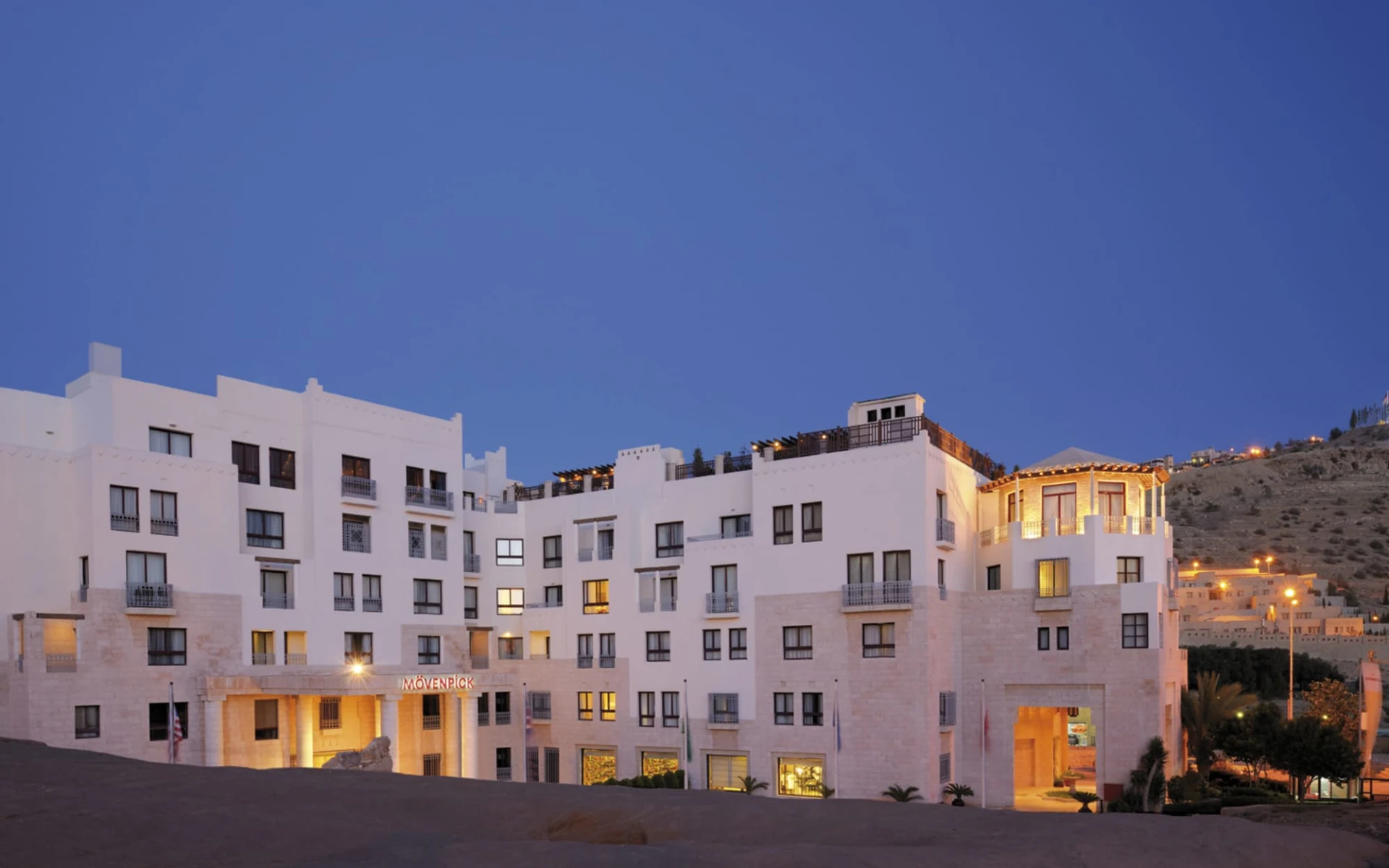 Mövenpick Resort Petra: exterior: 