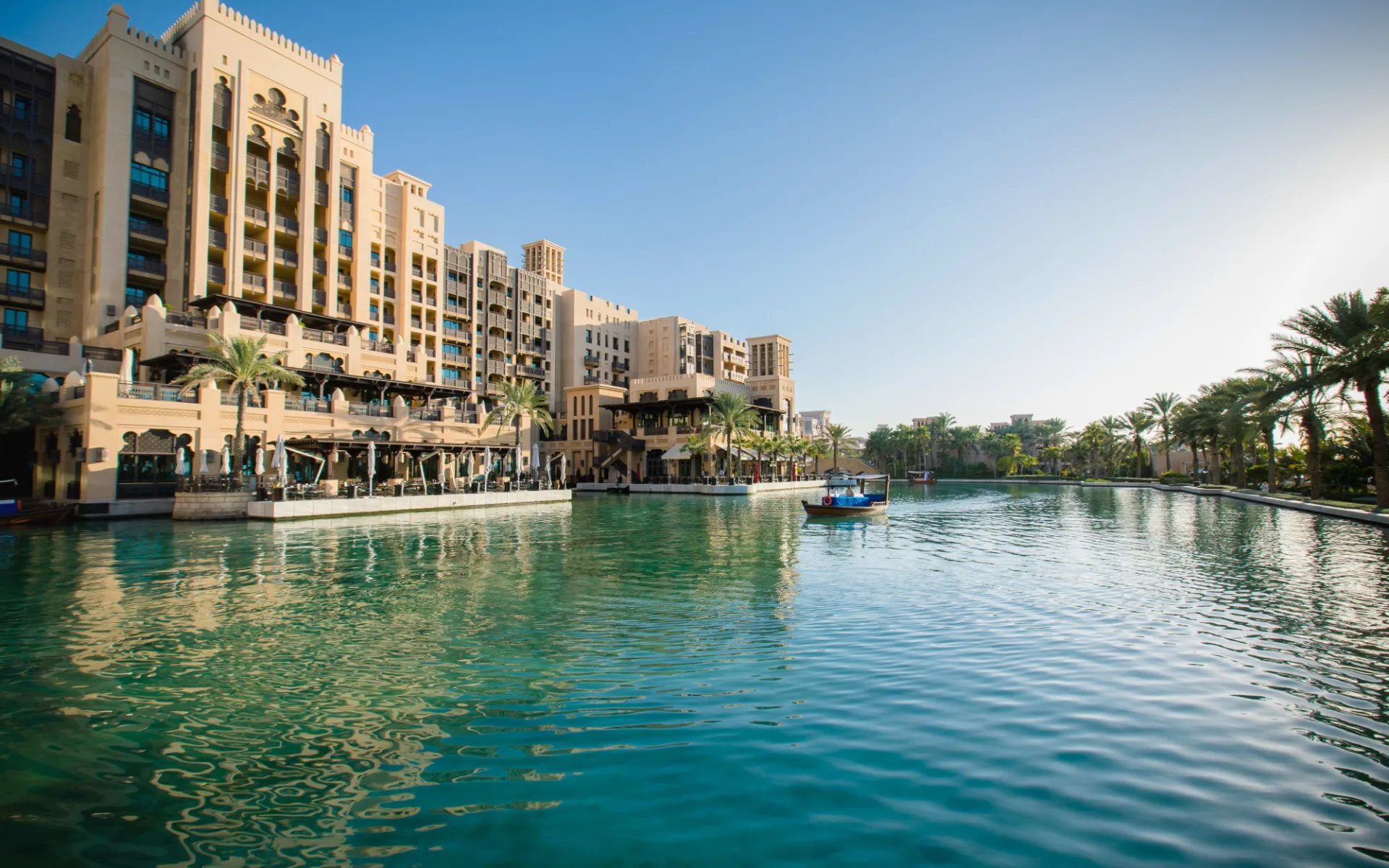 Jumeirah Mina a'Salam in Dubai: exterior: Jumeirah Mina a'Salam in Dubai: exterior: