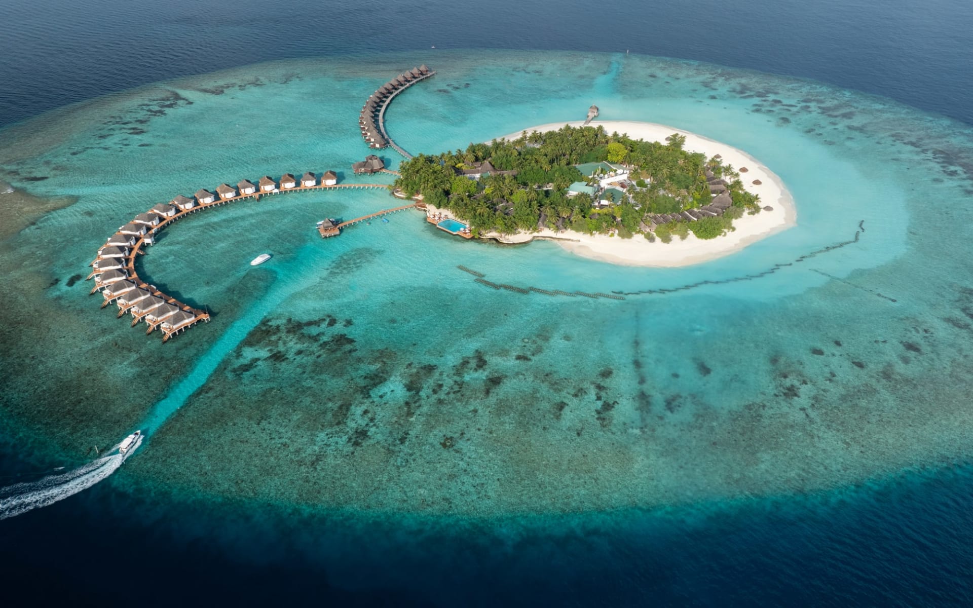 Thulhagiri Island Resort and Spa in Nordmale-Atoll: exterior: Thulhagiri Island Resort and Spa in Nordmale-Atoll: exterior: