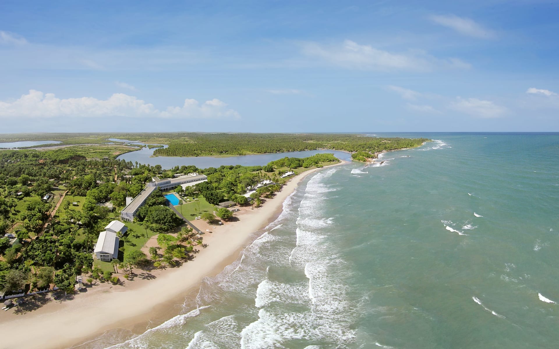 Trinco Blu by Cinnamon in Trincomalee: Aerial View Trinco Blu by Cinnamon in Trincomalee: Aerial View