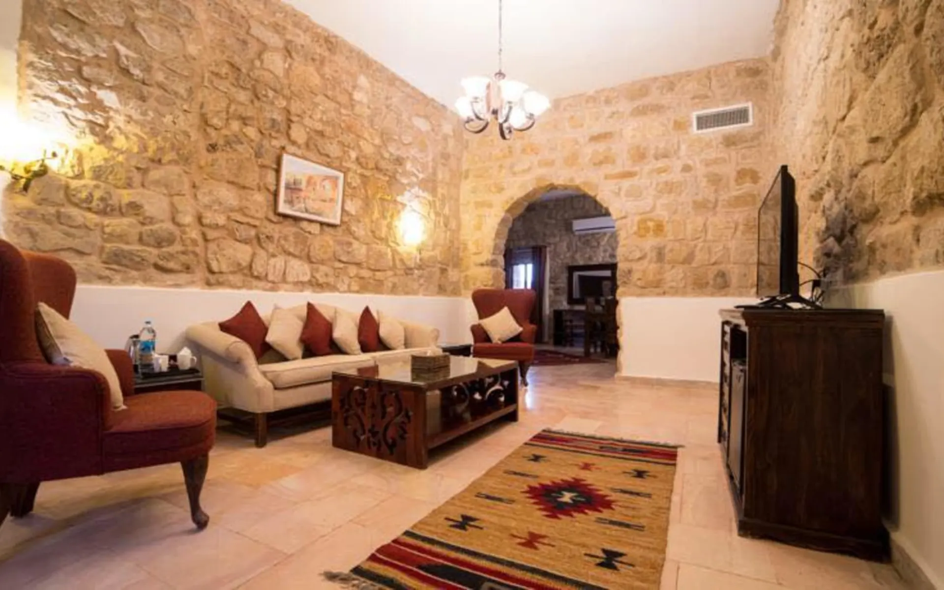 The Old Village Hotel & Resort in Petra: facilities: 
