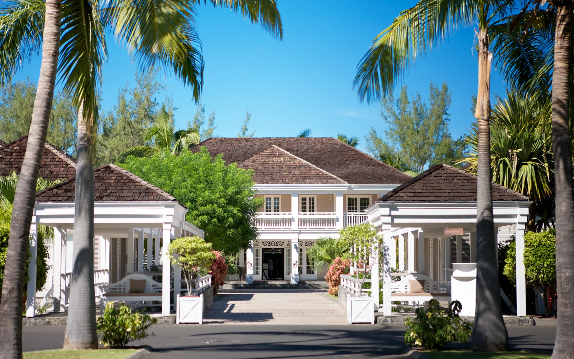 LUX* Saint Gilles in Saint-Gilles: exterior: LUX* Saint Gilles in Saint-Gilles: exterior:
