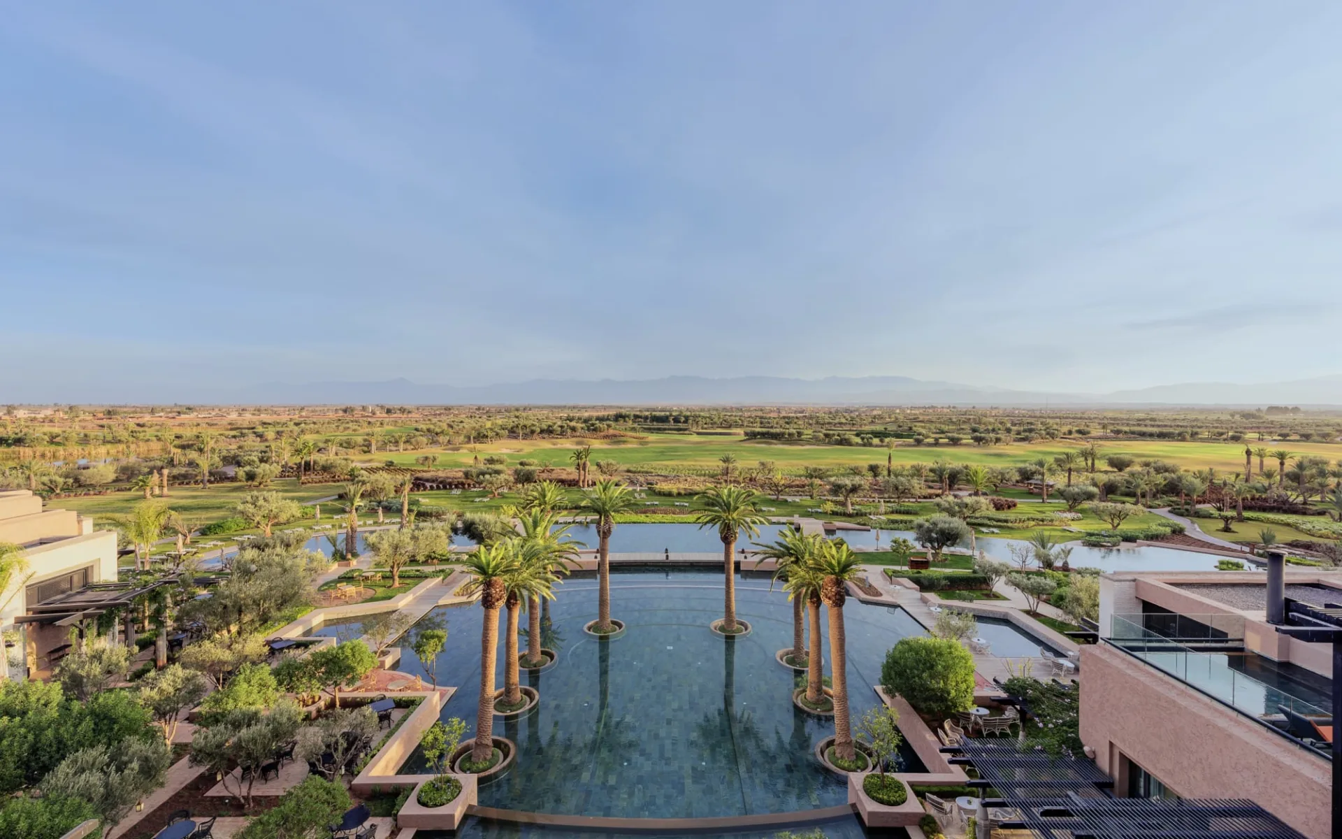 Fairmont Royal Palm Marrakech in Marrakesch: Fairmont - Pool und Golfplatz von oben Fairmont Royal Palm Marrakech in Marrakesch: Fairmont - Pool und Golfplatz von oben
