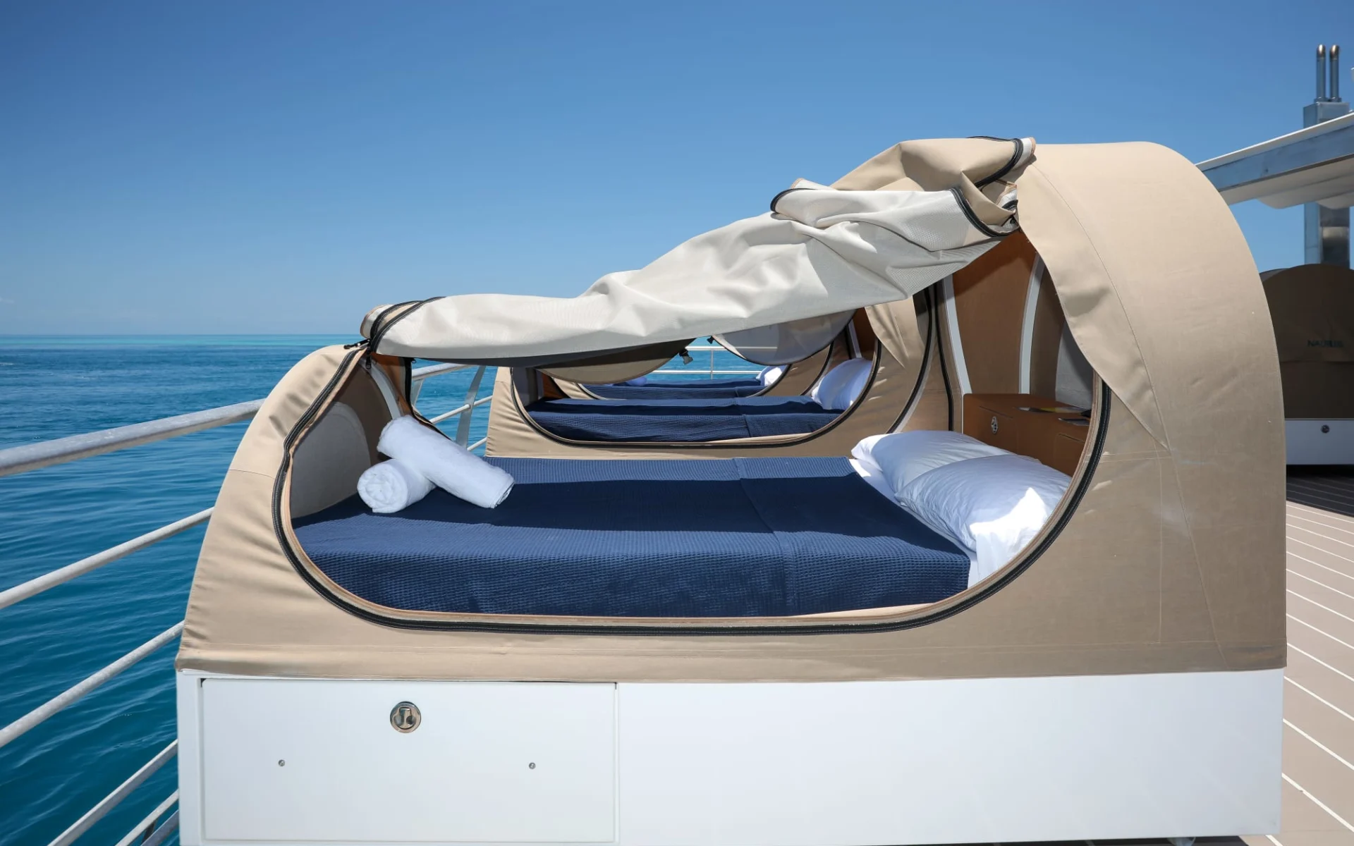Reef Sleep ab Airlie Beach: Great Barrier Reef - Reefsleep - Bed Reef Sleep ab Airlie Beach: Great Barrier Reef - Reefsleep - Bed