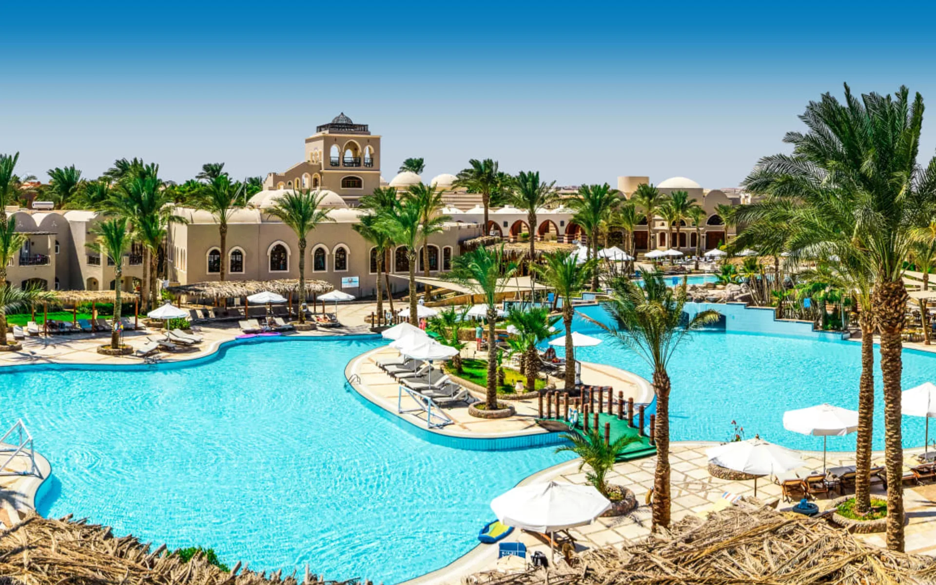 Badeferien im Iberotel Makadi Beach ab Hurghada: Iberotel Makadi Beach Poollandschaft Badeferien im Iberotel Makadi Beach ab Hurghada: Iberotel Makadi Beach Poollandschaft