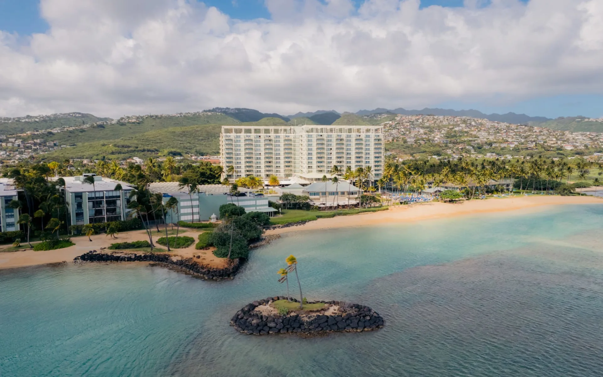 The Kahala Hotel & Resort in Honolulu: kahalaoutside The Kahala Hotel & Resort in Honolulu: kahalaoutside