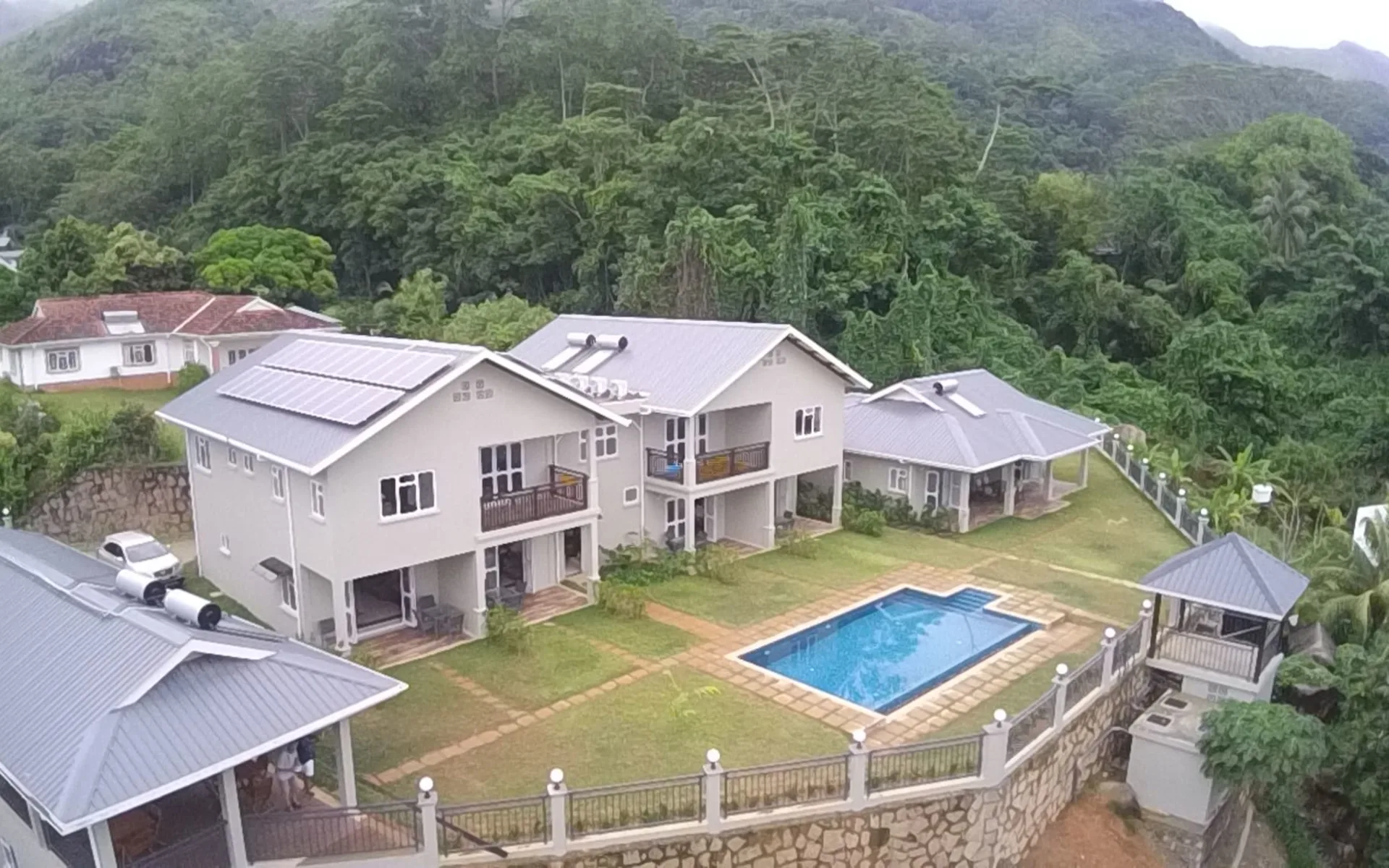 Bambous River Lodge in Mahé: exterior: 