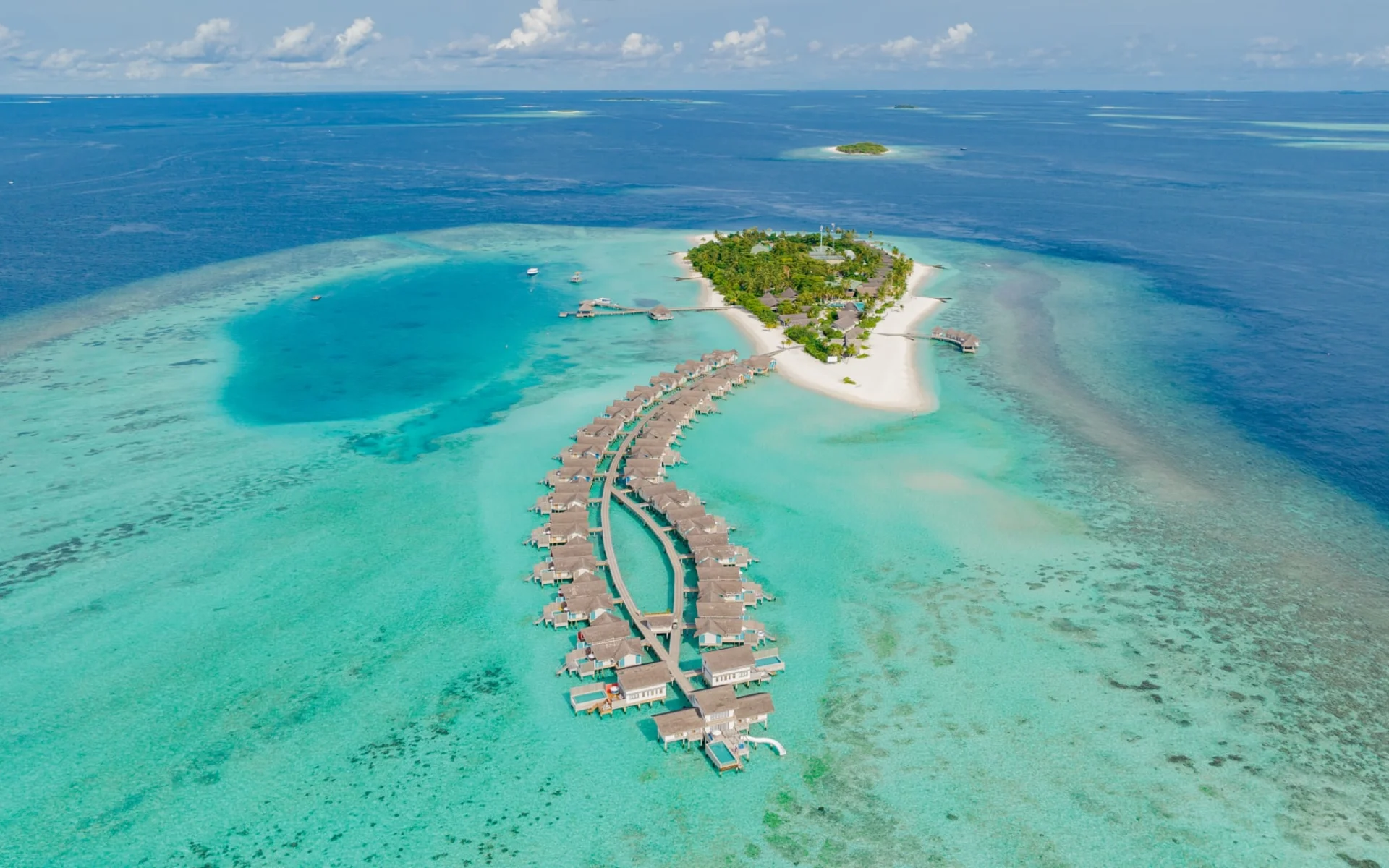 Cora Cora Maldives in Raa-Atoll: location: Cora Cora Maldives in Raa-Atoll: location: