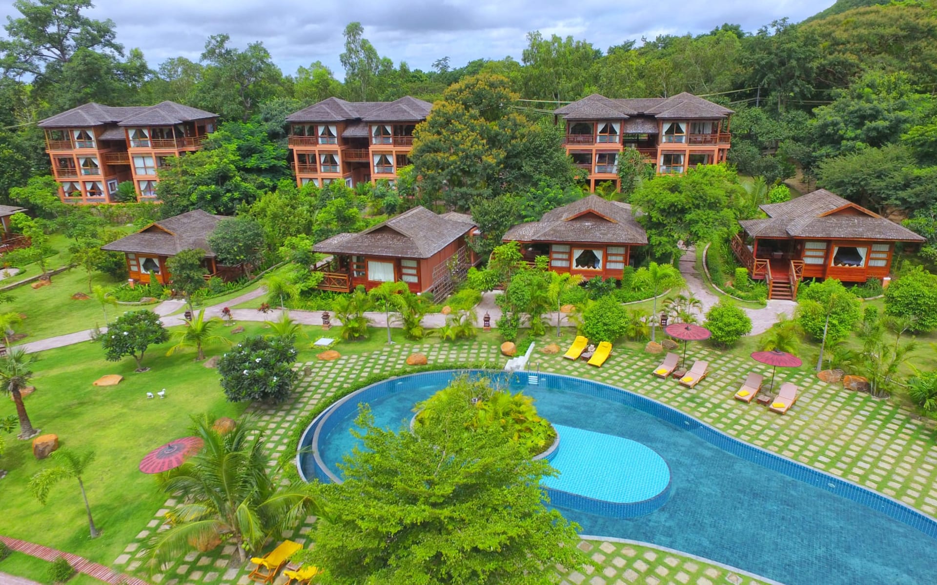 Popa Garden Resort in Bagan: Aerial View Popa Garden Resort in Bagan: Aerial View