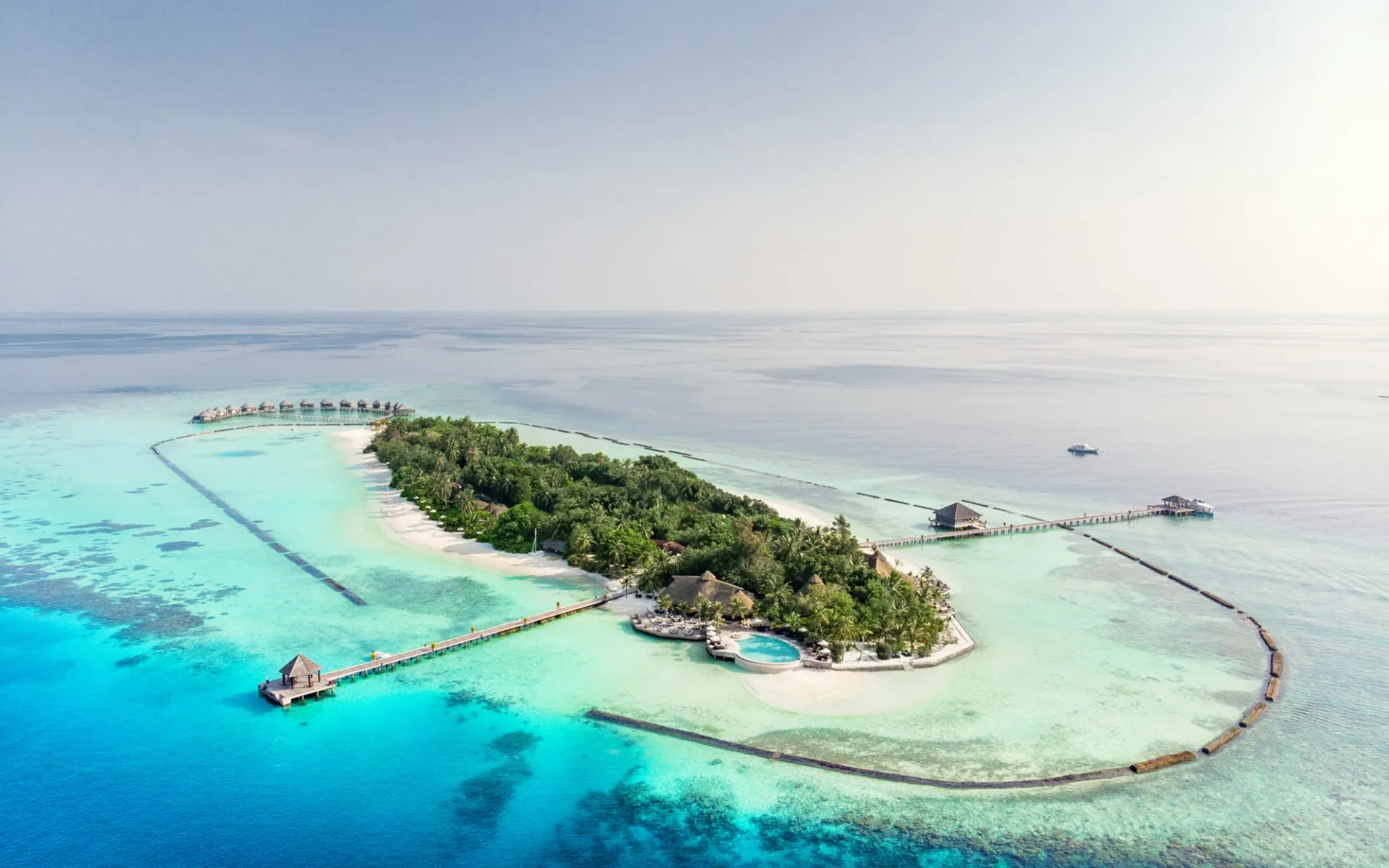 Komandoo Island Resort & Spa in Lhaviyani-Atoll: exterior: Komandoo Island Resort & Spa in Lhaviyani-Atoll: exterior: