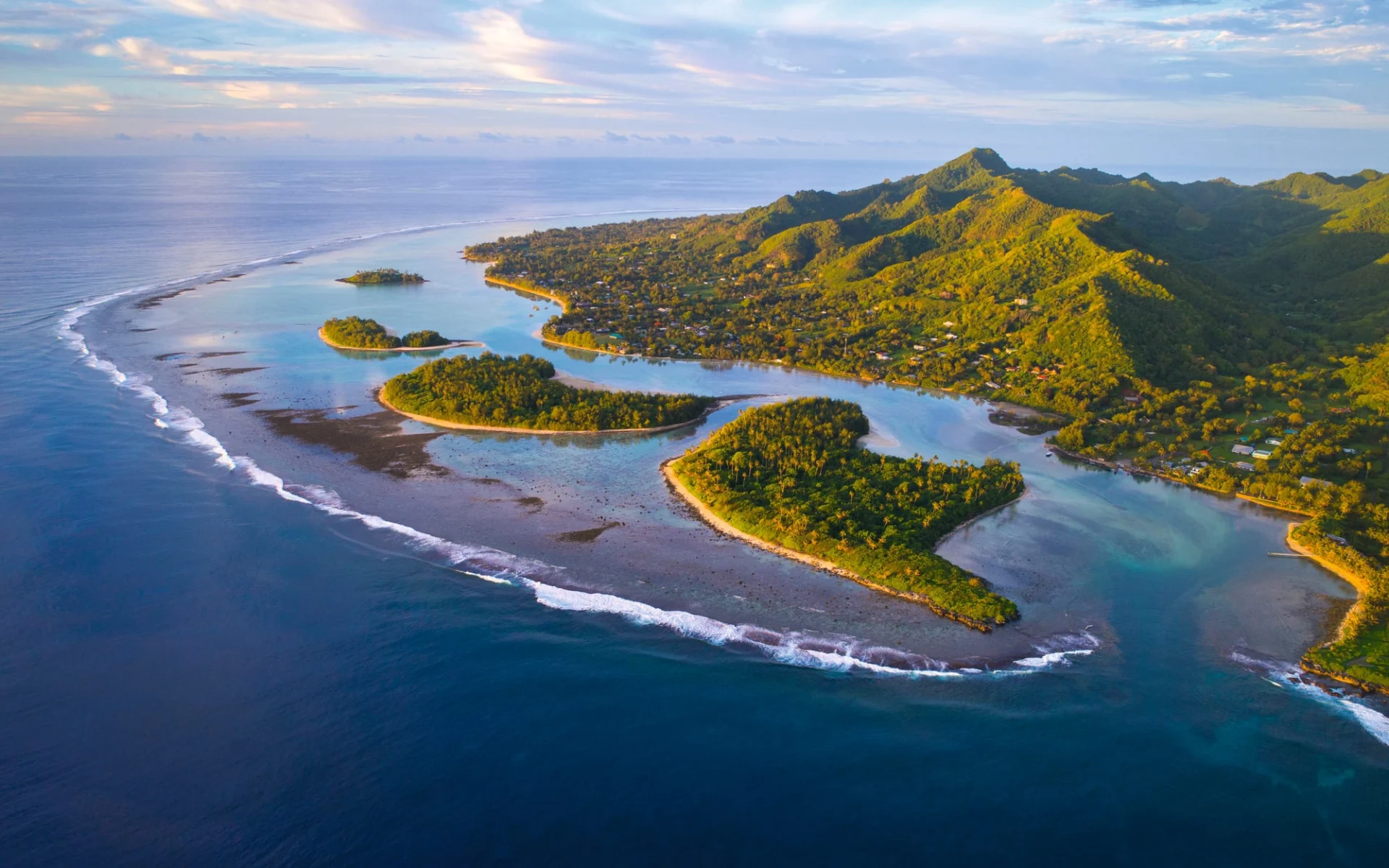 Island Hopping Cook Islands (Rarotonga und Aitutaki) ab Rarotonga Airport: natur Rarotonga Cook Inseln - Insel von oben