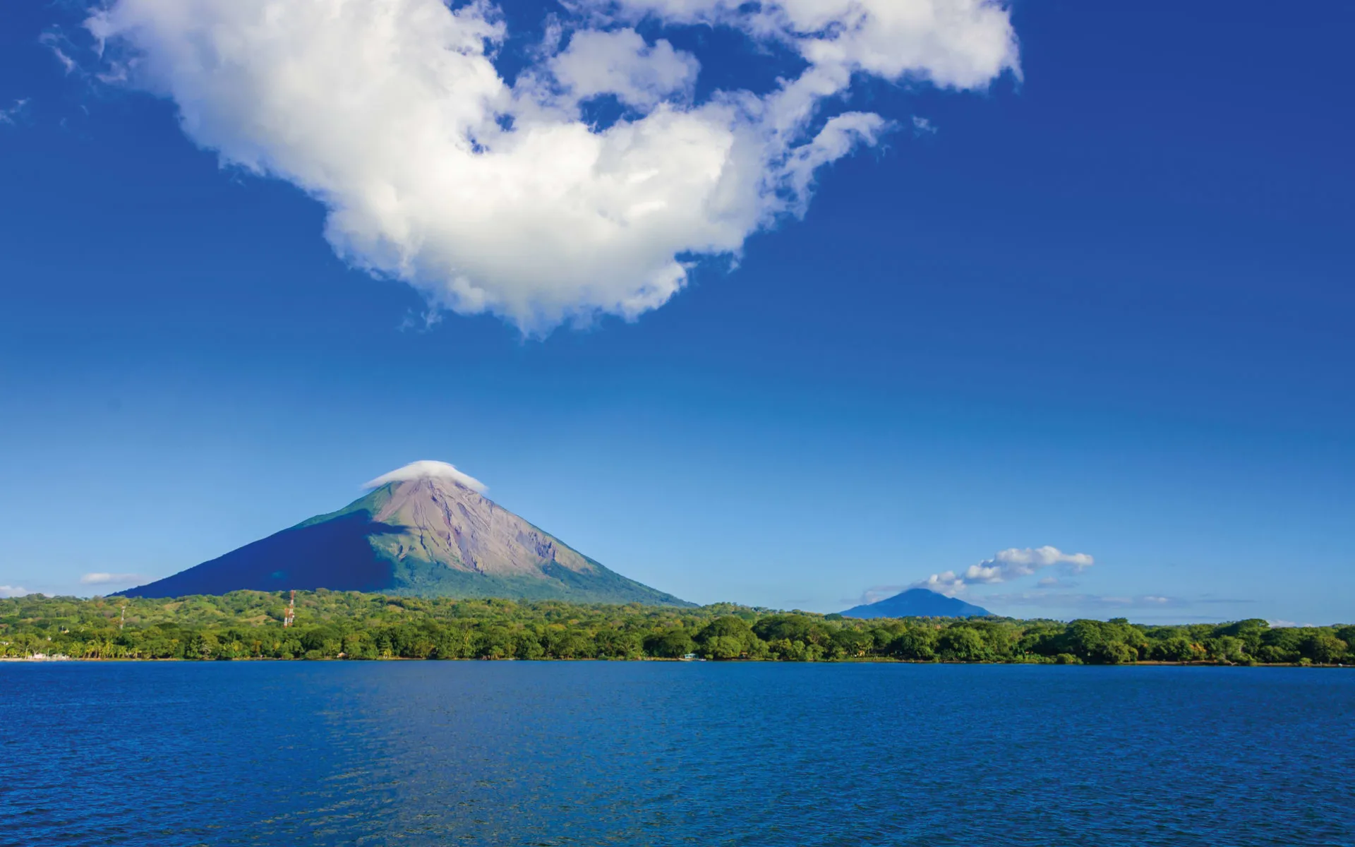 Pinolero Total ab Managua: Ometepe Vulkan und Meer