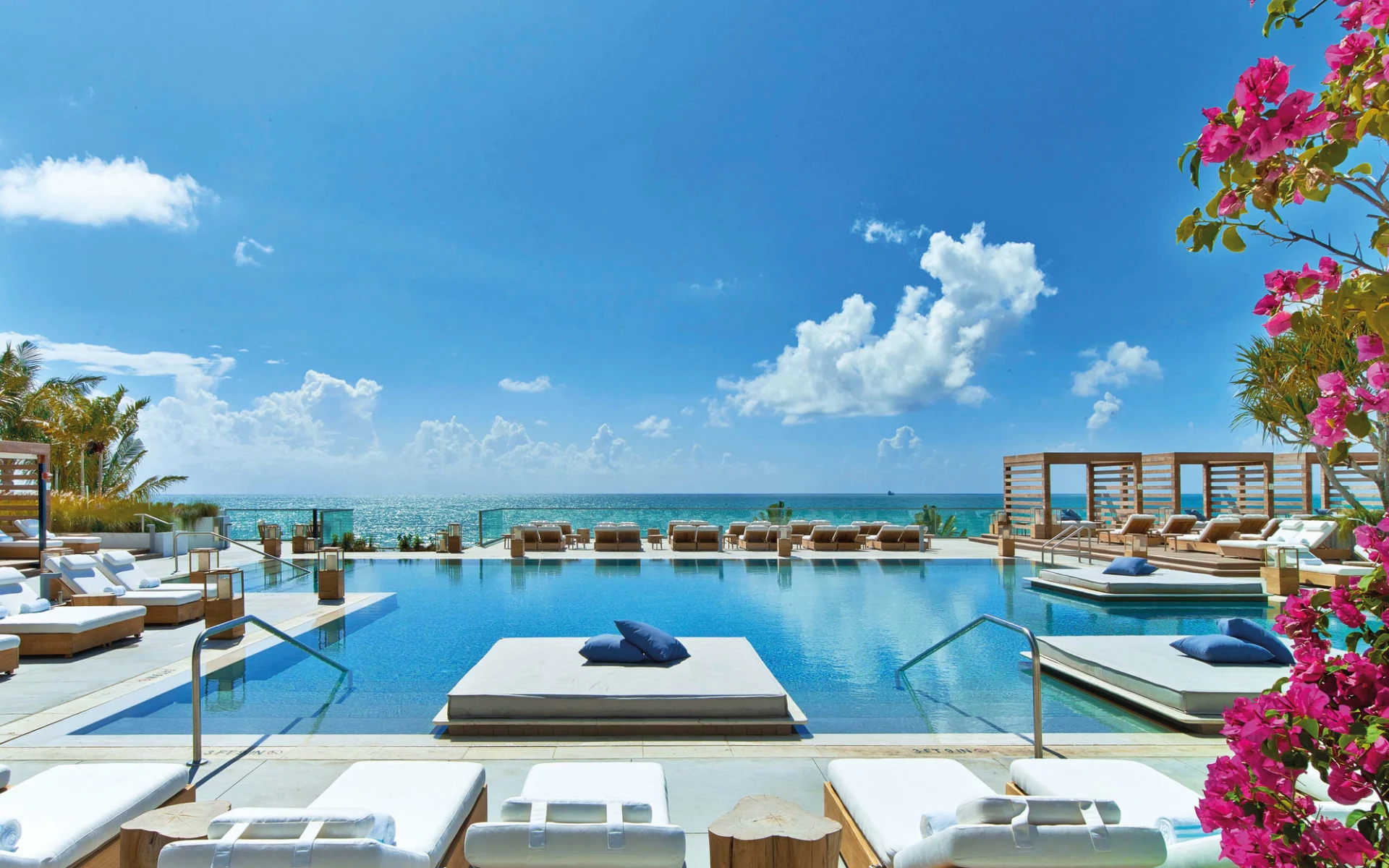 1 Hotel South Beach in Miami Beach: 1 South Beach - Poolanlage 1 Hotel South Beach in Miami Beach: 1 South Beach - Poolanlage