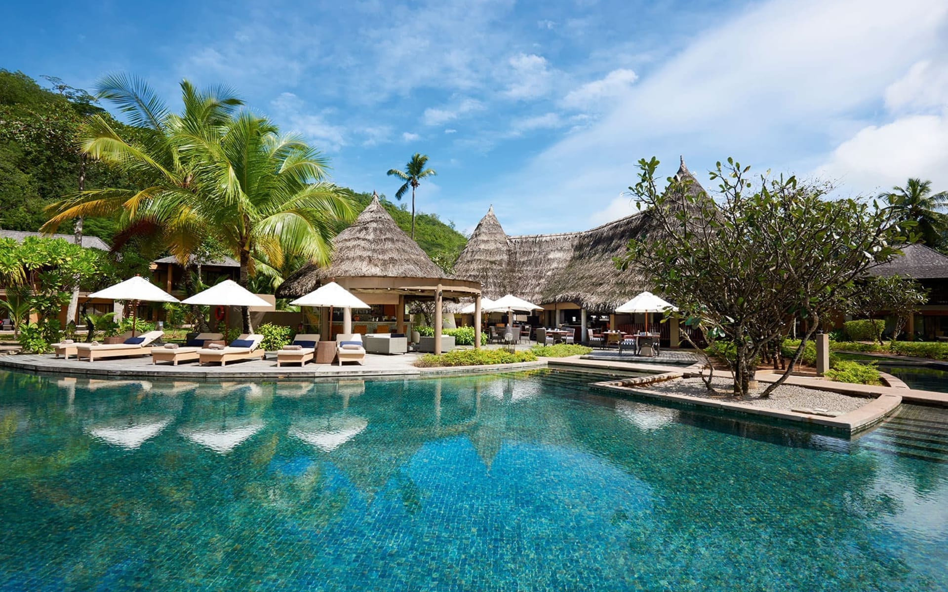 Constance Ephelia Seychelles in Mahé: pool: 