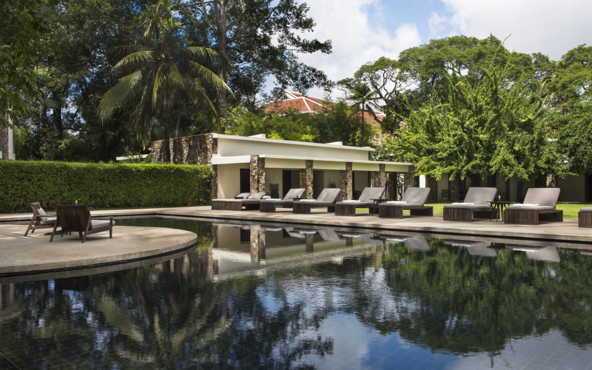 Amansara in Siem Reap: Main Swimming Pool Amansara in Siem Reap: Main Swimming Pool