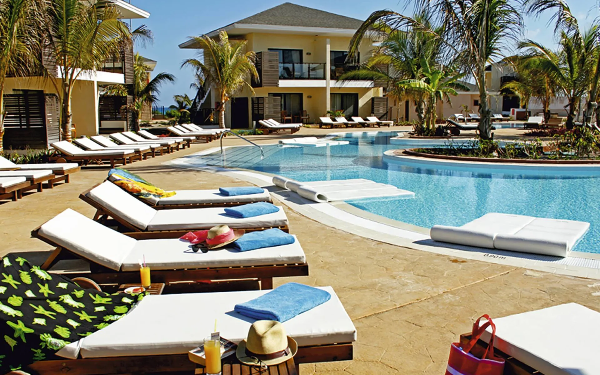 Melia Buenavista Royal Service & Spa in Cayo Santa Maria: pool melia buenavista all inclusive royal service and spa liegestühle pool Melia Buenavista Royal Service & Spa in Cayo Santa Maria: pool melia buenavista all inclusive royal service and spa liegestühle pool
