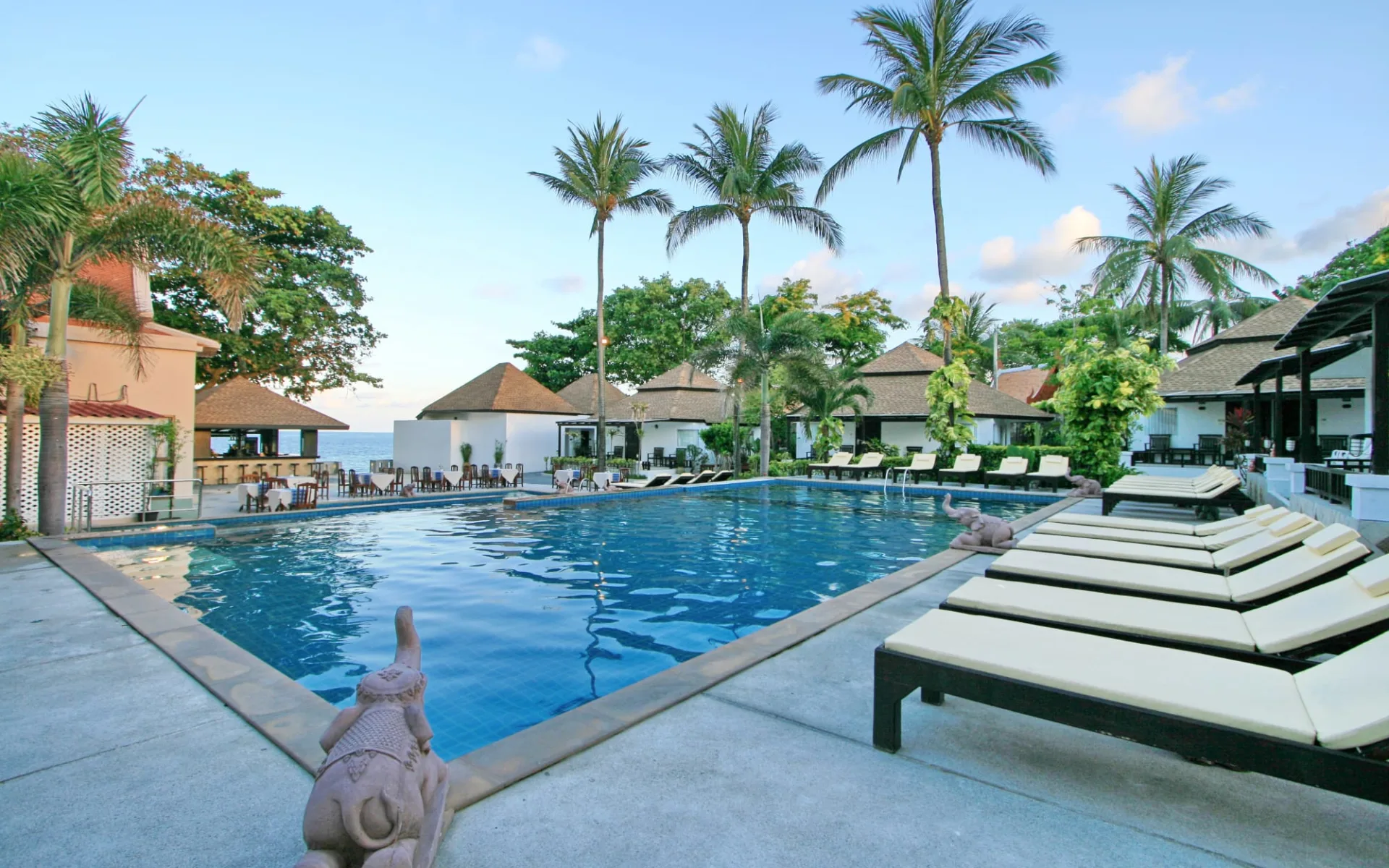 Chaweng Cove Beach Resort in Ko Samui:  Pool