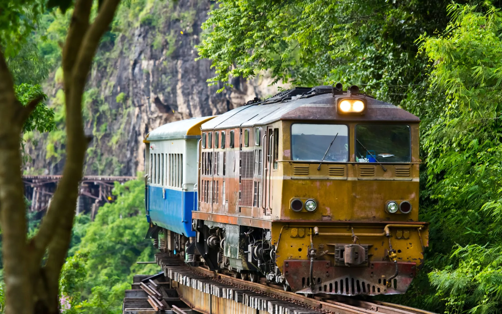 River Kwai Soft Adventure ab Bangkok: River Kwai: Death Railway River Kwai Soft Adventure ab Bangkok: River Kwai: Death Railway