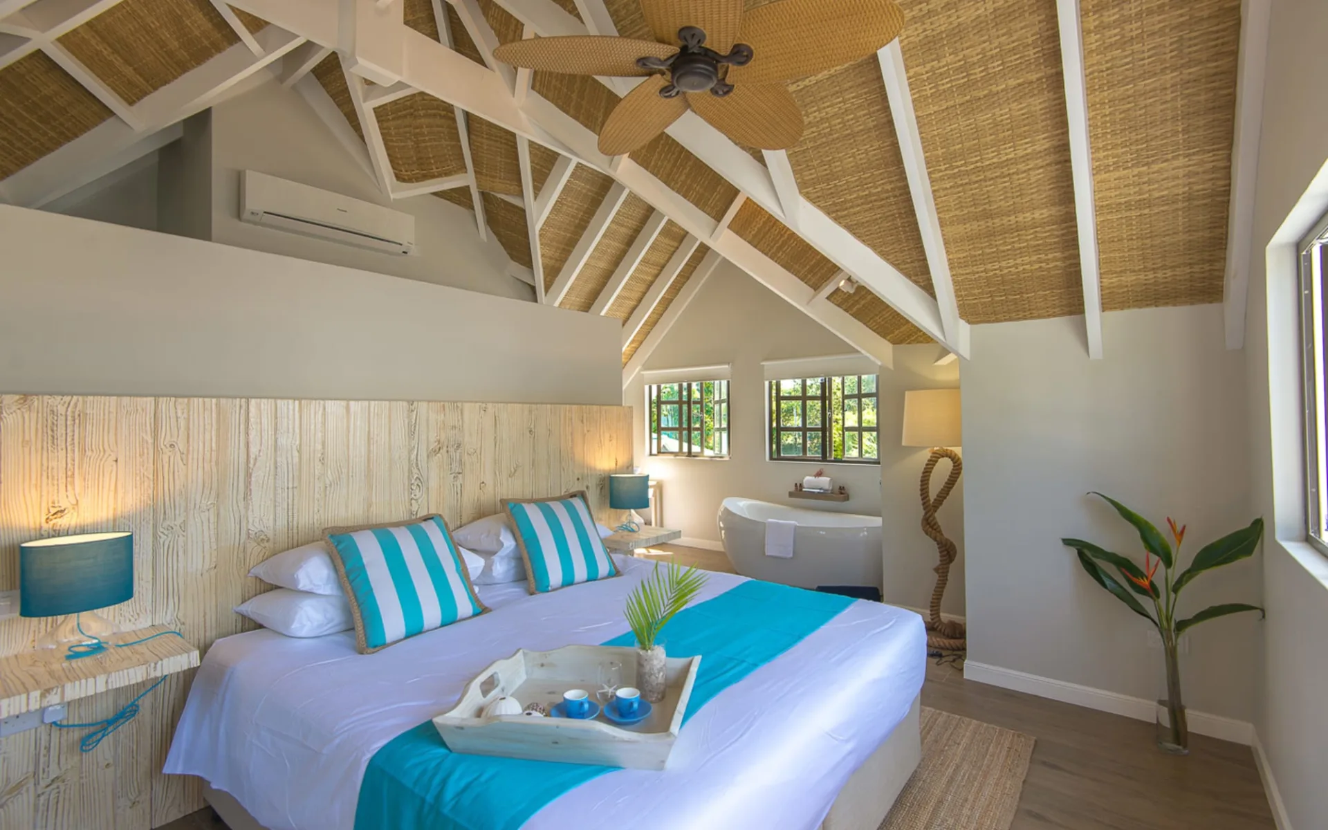 Le Nautique Luxury Beachfront Apartments in Mahé:  2 Bedroom Beachfront Apartment (5)