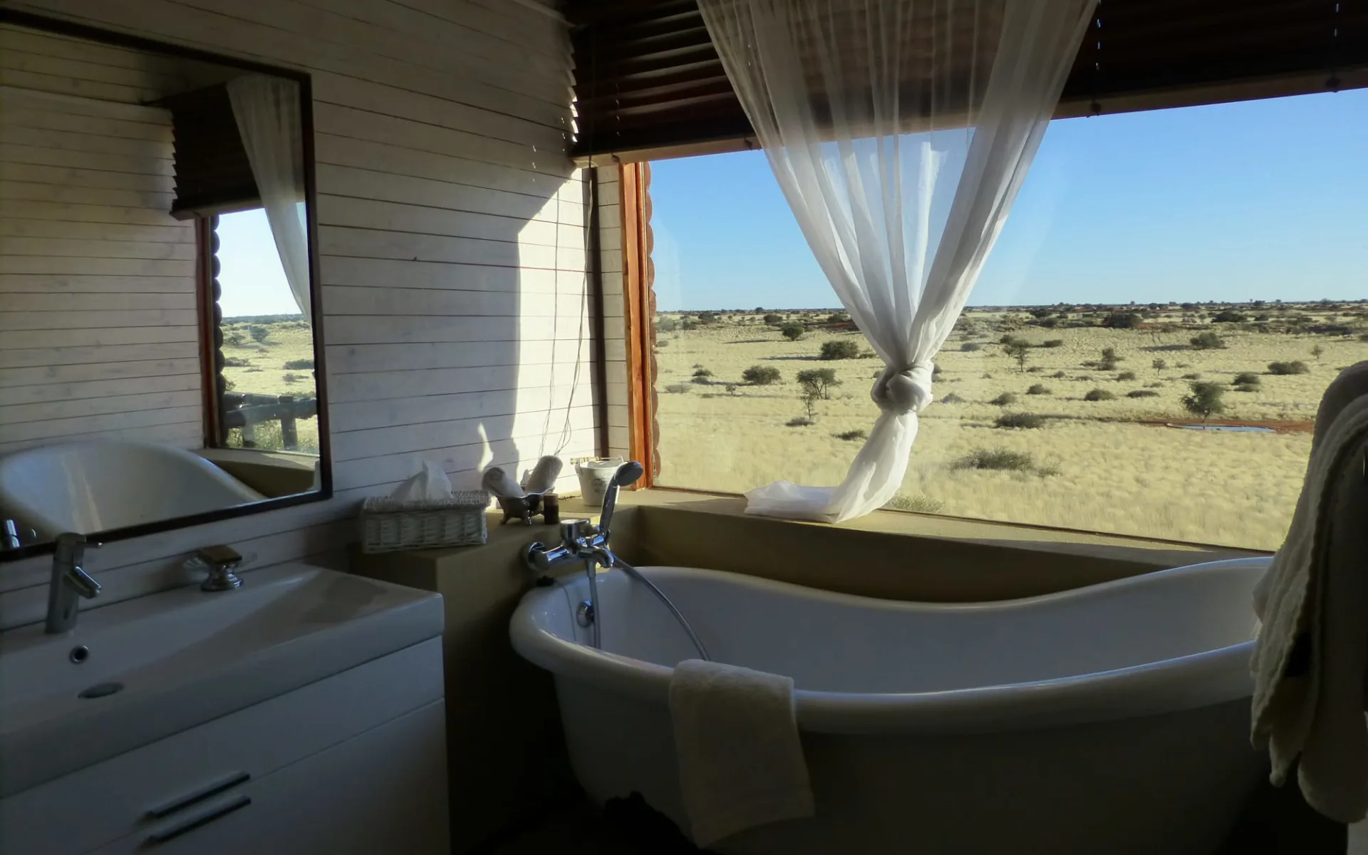 Bagatelle Kalahari Game Ranch in Mariental:  Bagatelle_Kalahari_Game_lodge-Resdest-Namibia-Hardap-Mariental-Dune-Bathroom-2014