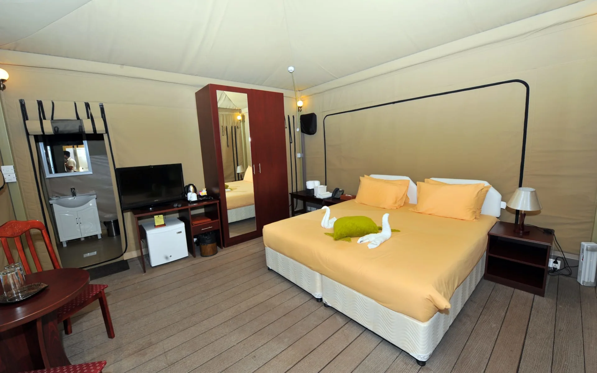 Ras al Jinz Turtle Reserve in Sur: Luxury Eco-Tents Ras al Jinz Turtle Reserve in Sur: Luxury Eco-Tents