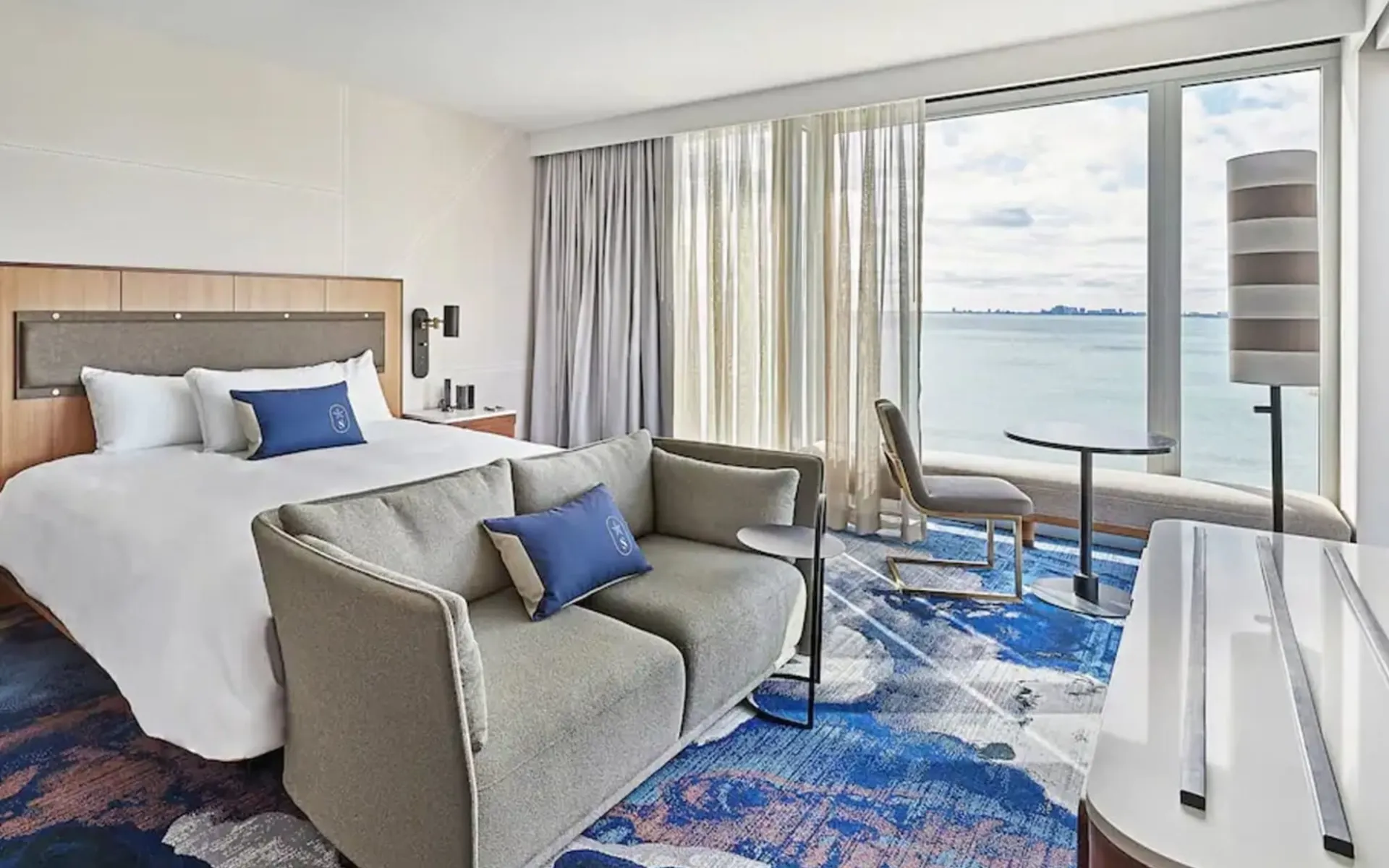 Sable at Navy Pier Chicago, Curio Collection by Hilton: Sable Navy Pier_Corner Room Sable at Navy Pier Chicago, Curio Collection by Hilton: Sable Navy Pier_Corner Room