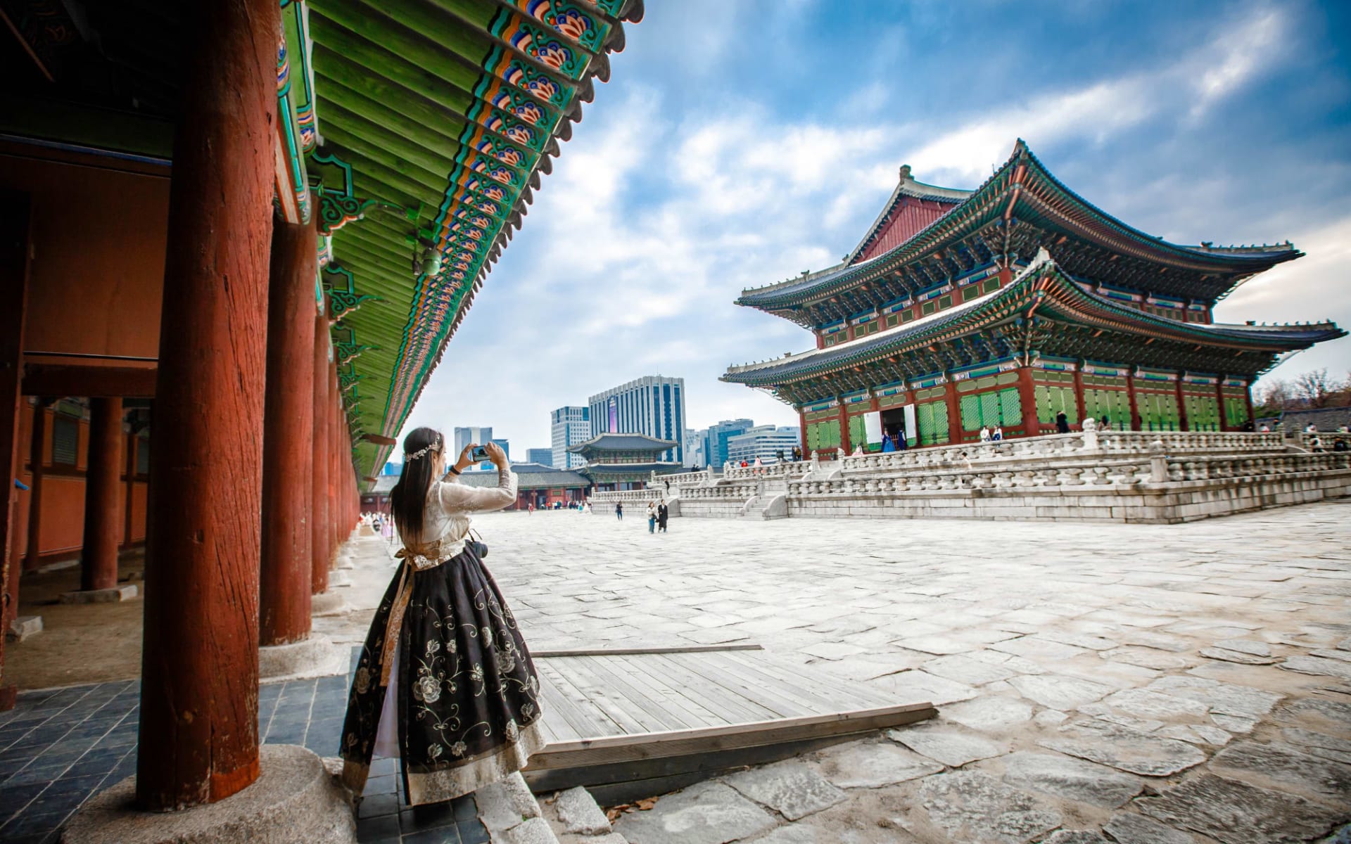 Südkorea K-Style ab Seoul: Taking picture of Gyeongbokgung Palace