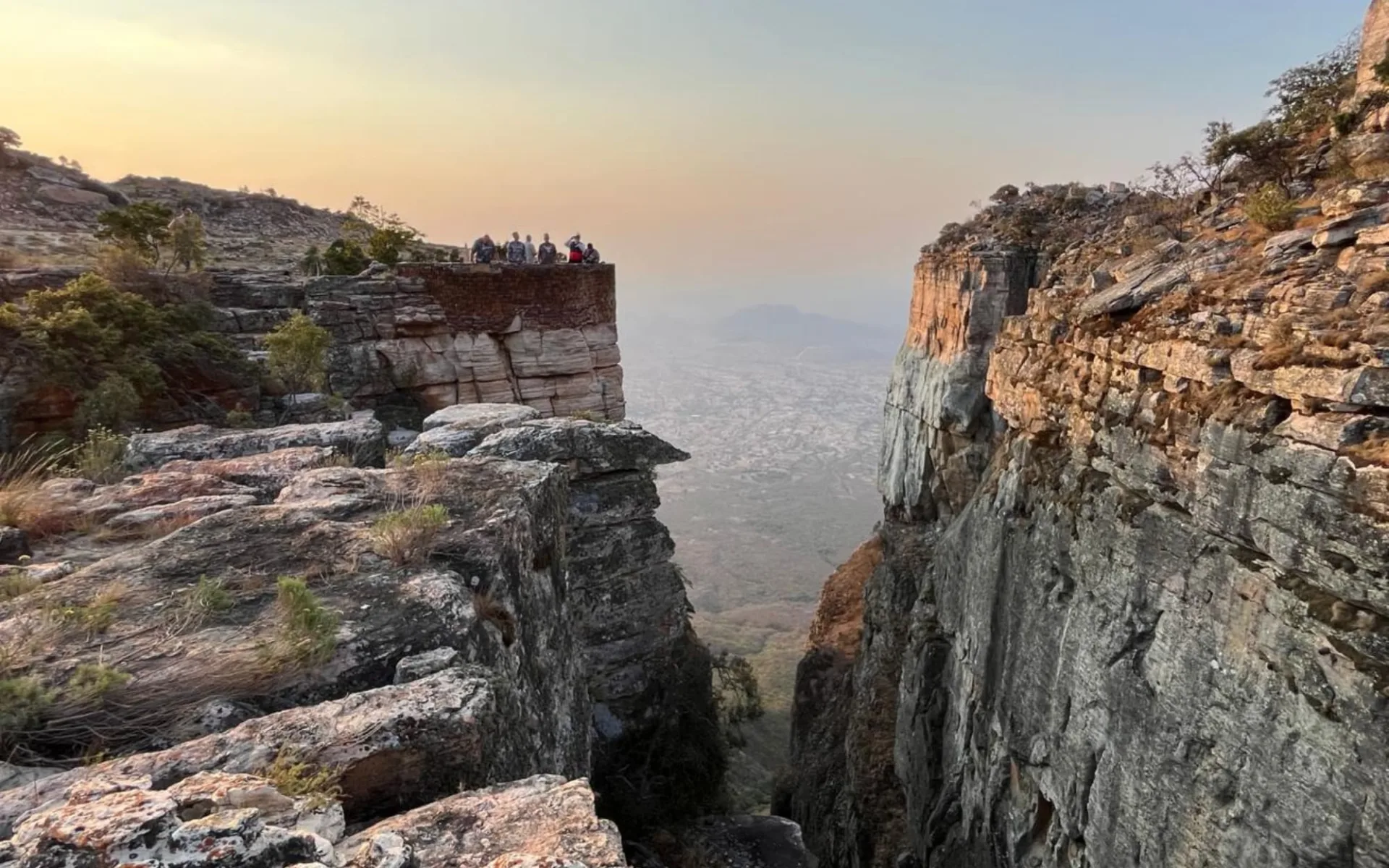 Namibia & Angola Abenteuer ab Windhoek Stadt: Tundavala Gap Namibia & Angola Abenteuer ab Windhoek Stadt: Tundavala Gap