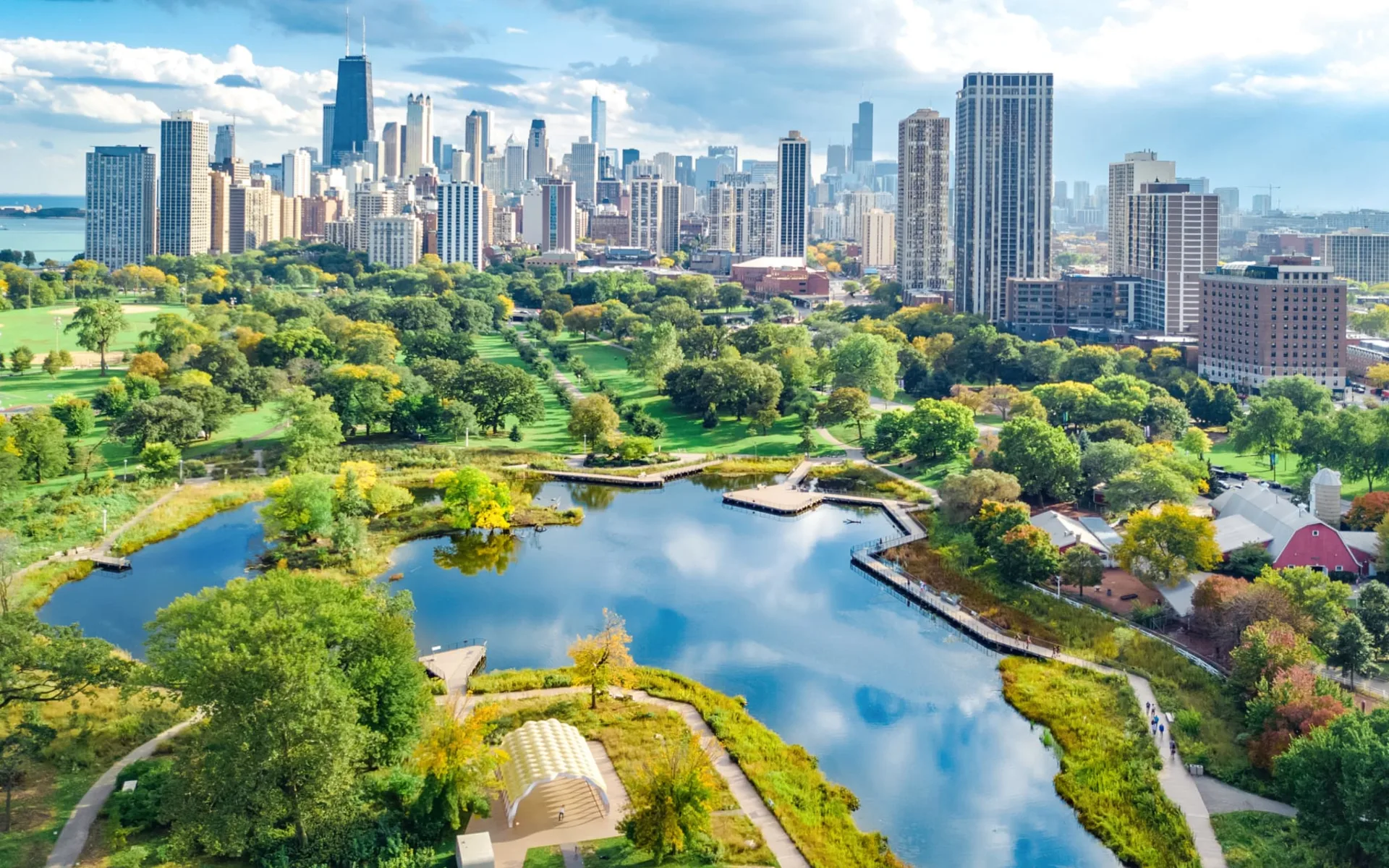 Individuelle Bahnreise - Empire Builder ab Chicago: USA_Chicago_Skyline_Aerial_Park Individuelle Bahnreise - Empire Builder ab Chicago: USA_Chicago_Skyline_Aerial_Park