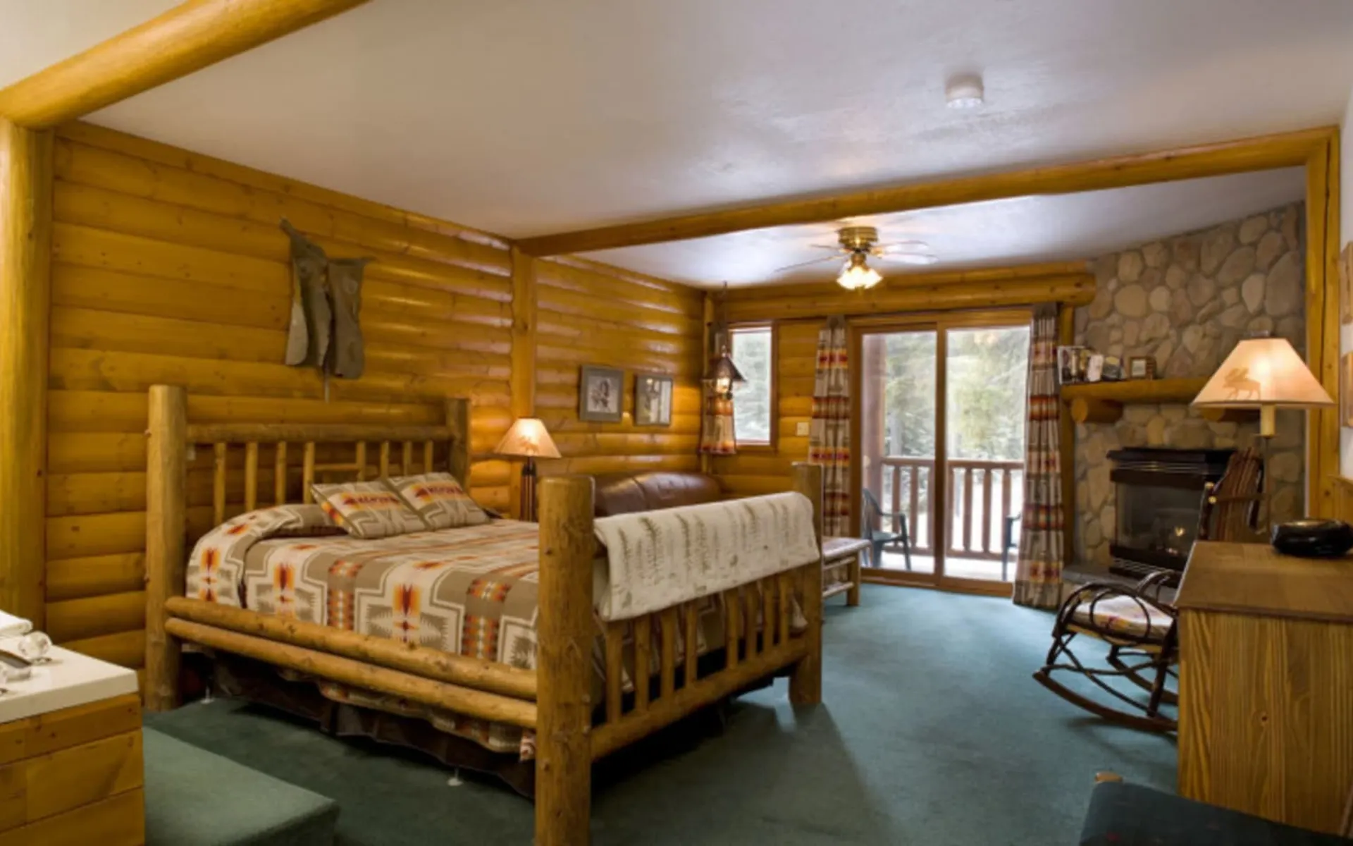 Baker Creek Mountain Lodge in Lake Louise: YLUBC_suite_007 Baker Creek Mountain Lodge in Lake Louise: YLUBC_suite_007