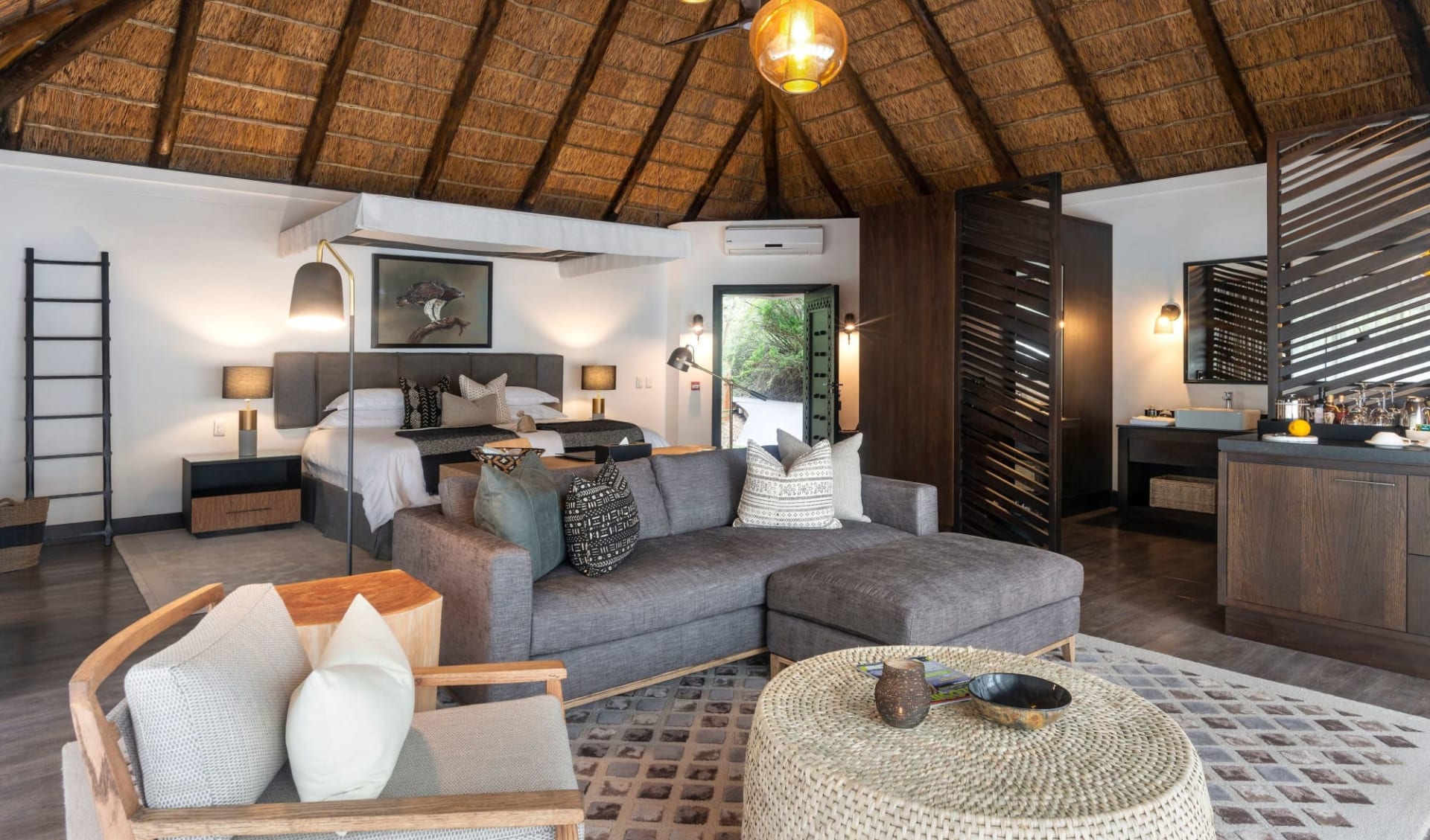 Shamwari Eagles Crag Lodge in Shamwari Game Reserve: 013-W-room-example_75310411
