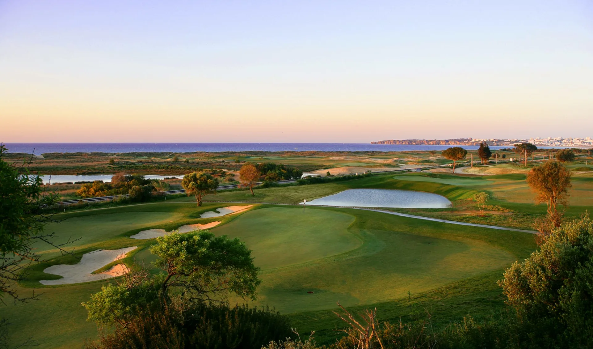 Onyria Palmares Beach & Golf Resort in Lagos: Lagos #13 green Onyria Palmares Beach & Golf Resort in Lagos: Lagos #13 green