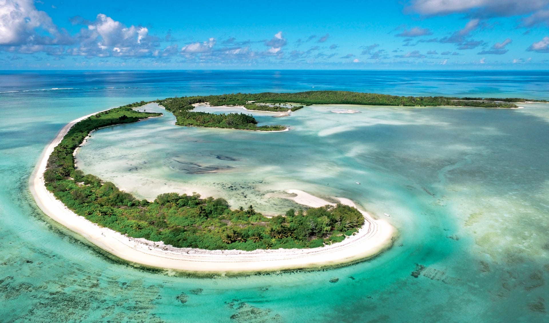 Alphonse Island by Blue Safaris Seychelles: exterior: Alphonse Island by Blue Safaris Seychelles: exterior:
