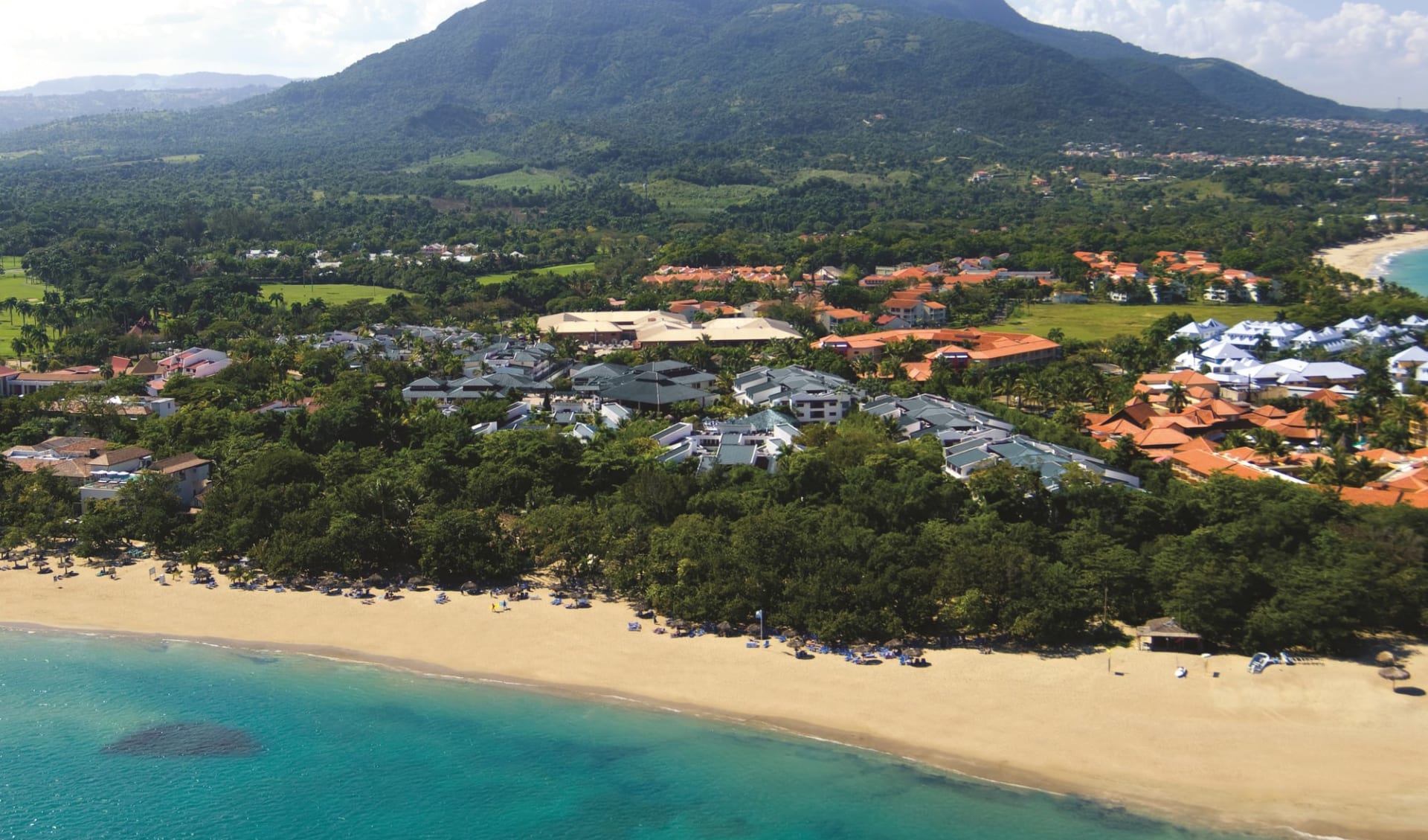 Sunscape in Puerto Plata: Exterior Hotel Sunscape - Strand Vogelperspektive C Latin Connect Sunscape in Puerto Plata: Exterior Hotel Sunscape - Strand Vogelperspektive C Latin Connect