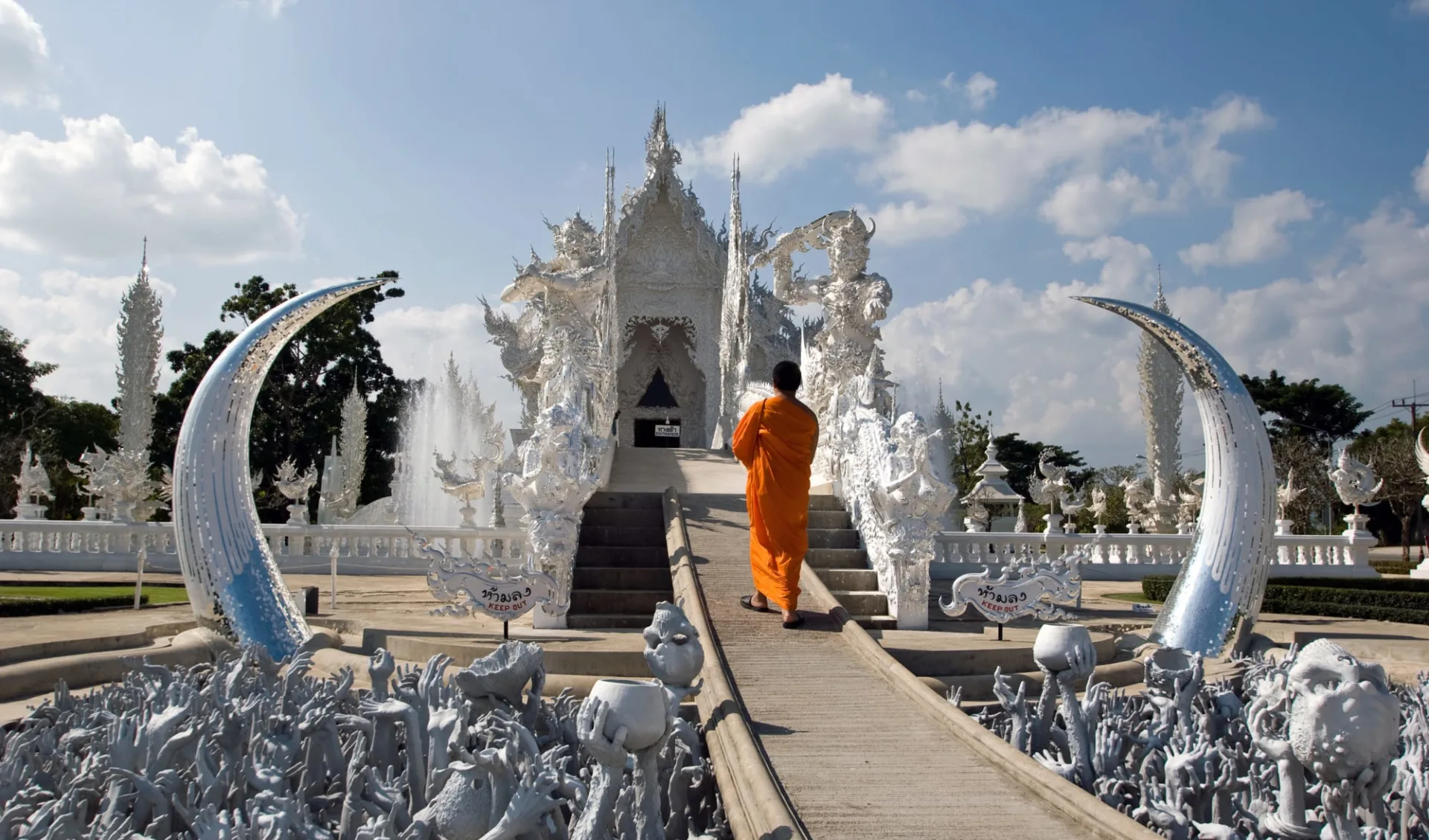 Mietwagen Rundreise Goldenes Dreieck ab Chiang Mai: Chiang Rai: Wat Rong Khun Mietwagen Rundreise Goldenes Dreieck ab Chiang Mai: Chiang Rai: Wat Rong Khun