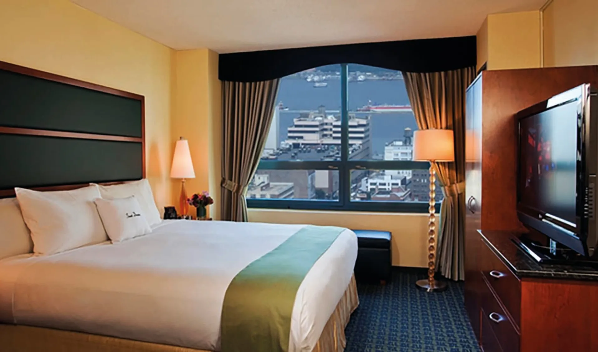 DoubleTree Suites by Hilton- Times Square in New York - Manhattan: Doubletree Times Square - Standard Room DoubleTree Suites by Hilton- Times Square in New York - Manhattan: Doubletree Times Square - Standard Room