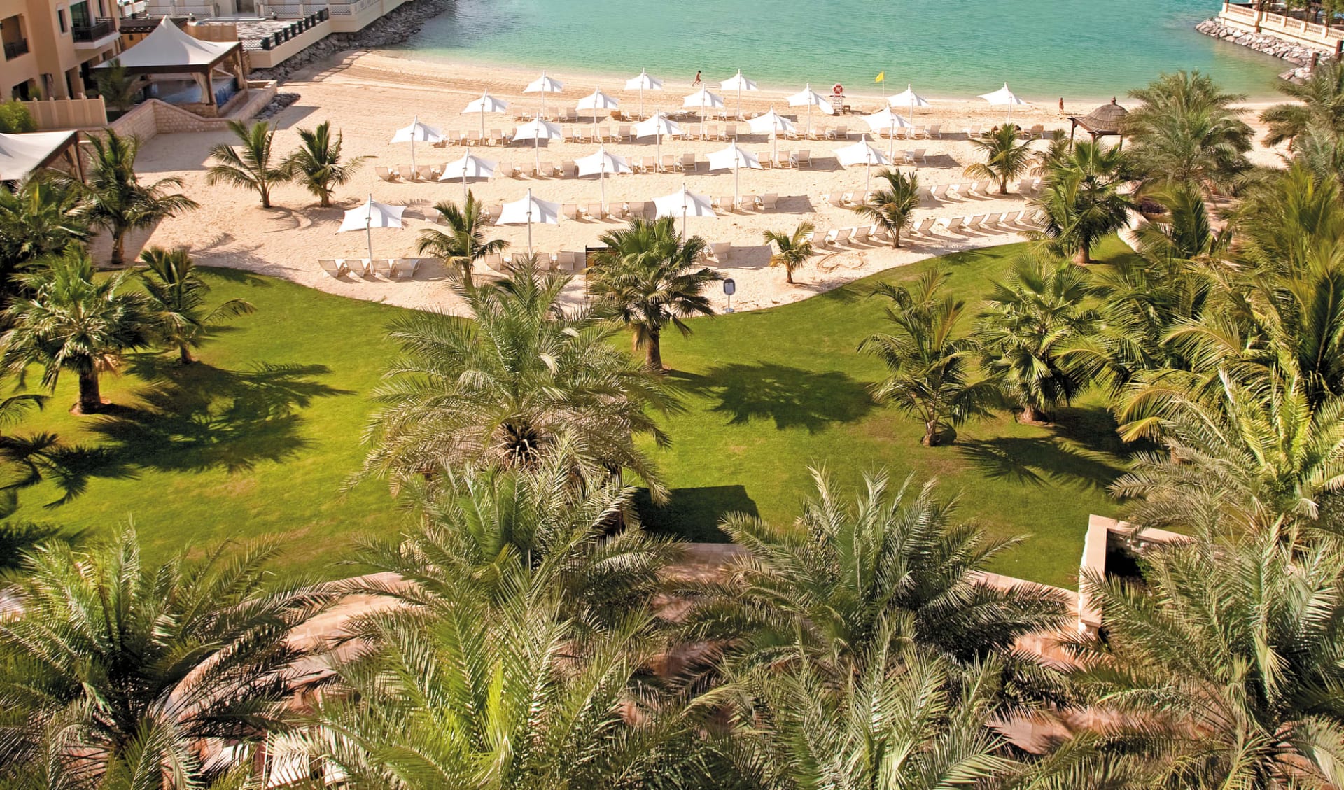 Shangri-La Hotel Qaryat al Beri in Abu Dhabi: exterior: Shangri-La Hotel Qaryat al Beri in Abu Dhabi: exterior: