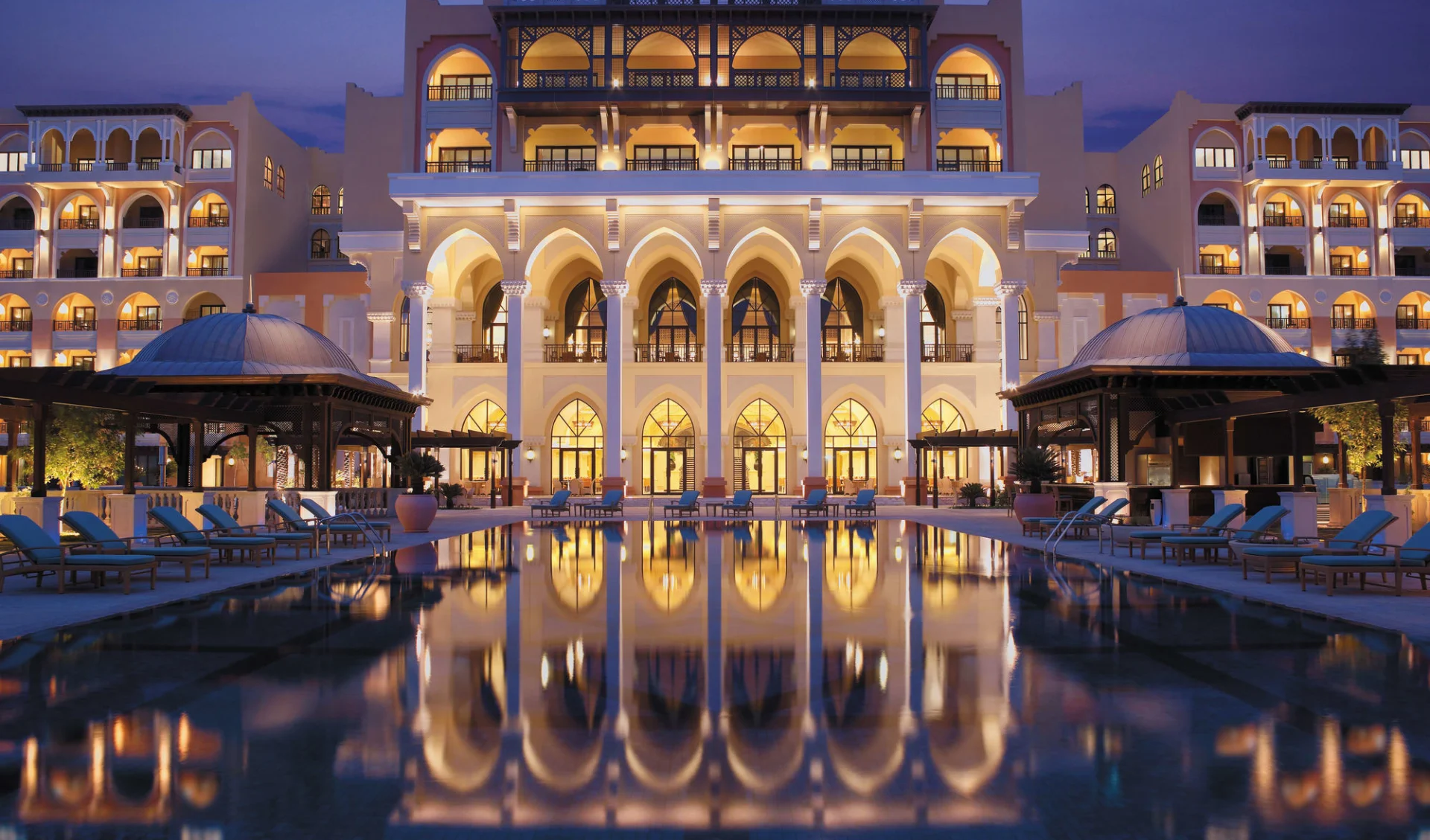 Shangri-La Hotel Qaryat al Beri in Abu Dhabi: exterior: Shangri-La Hotel Qaryat al Beri in Abu Dhabi: exterior: